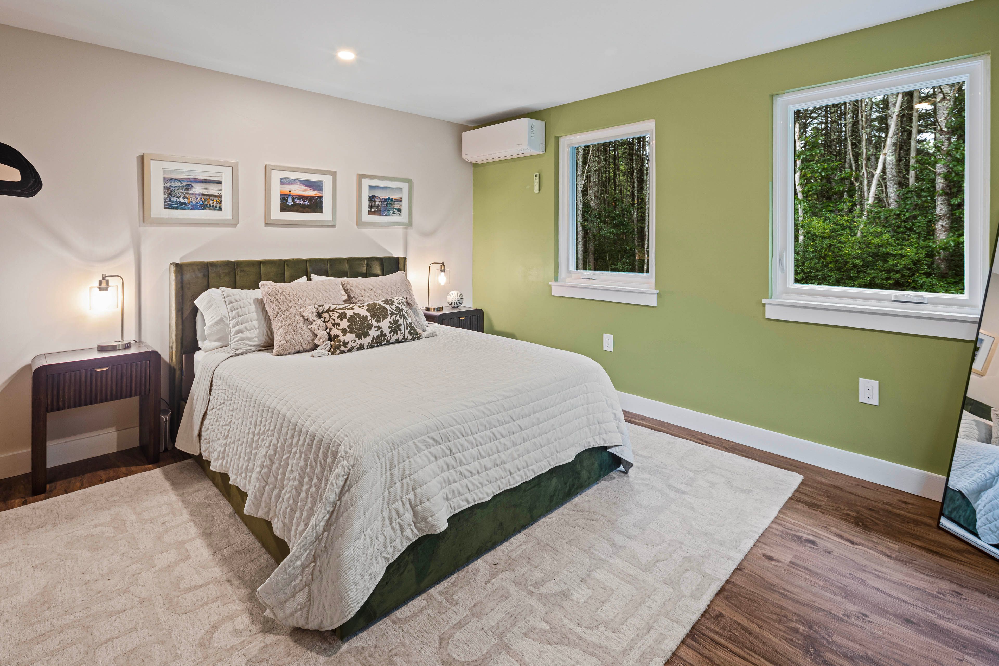 Bedroom 2 | 2nd Floor | Queen Bed | Cable TV