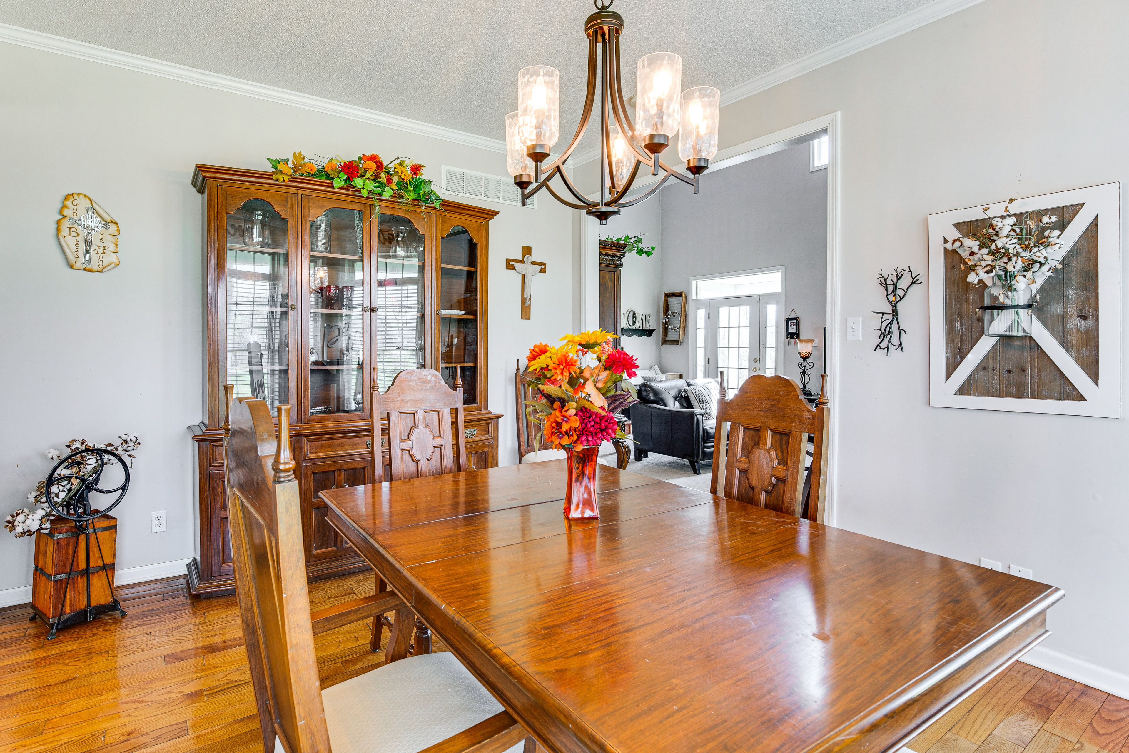 Dining Room | Dishware/Flatware Provided | 1st Floor