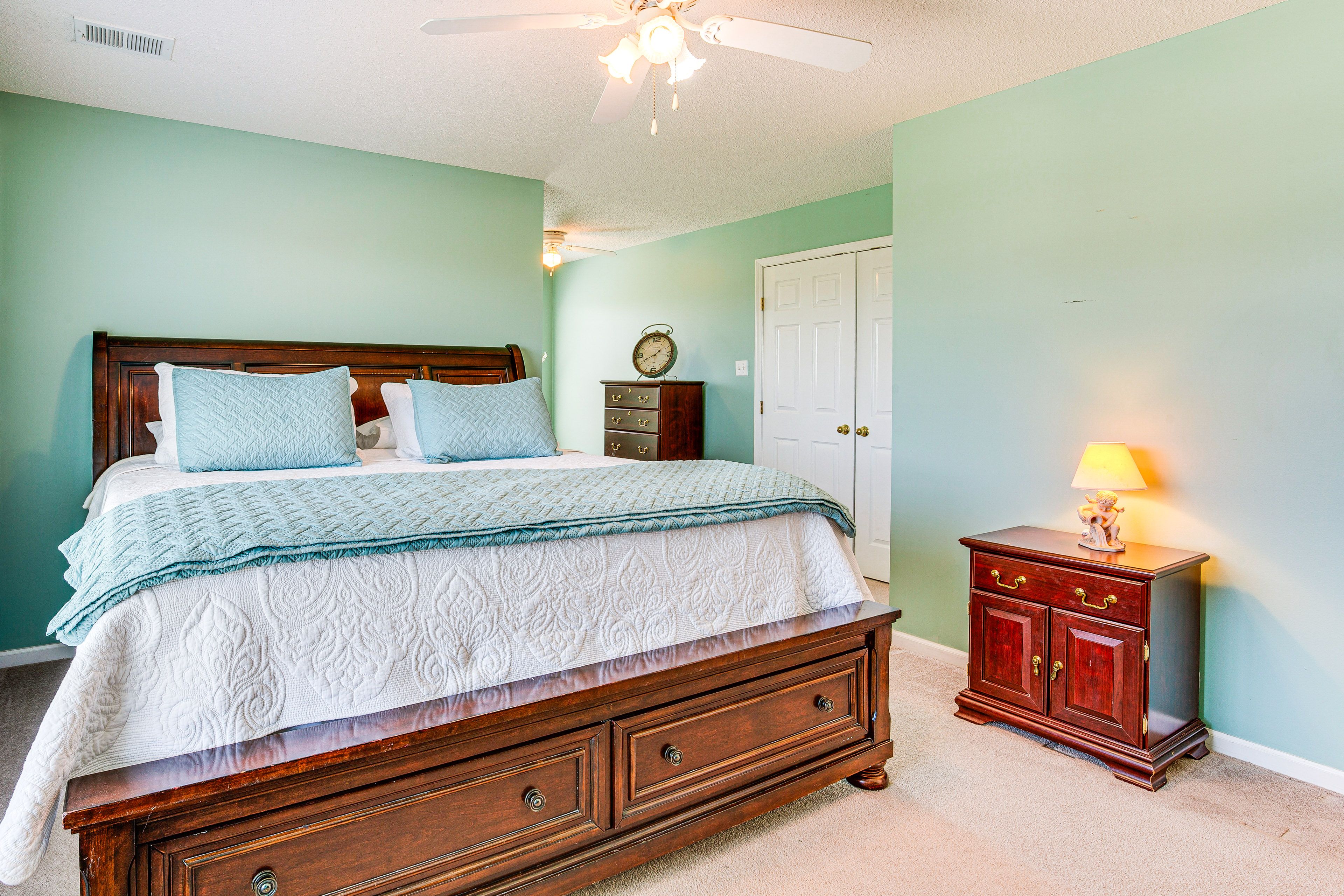 Bedroom 2 | King Bed | 2nd Floor