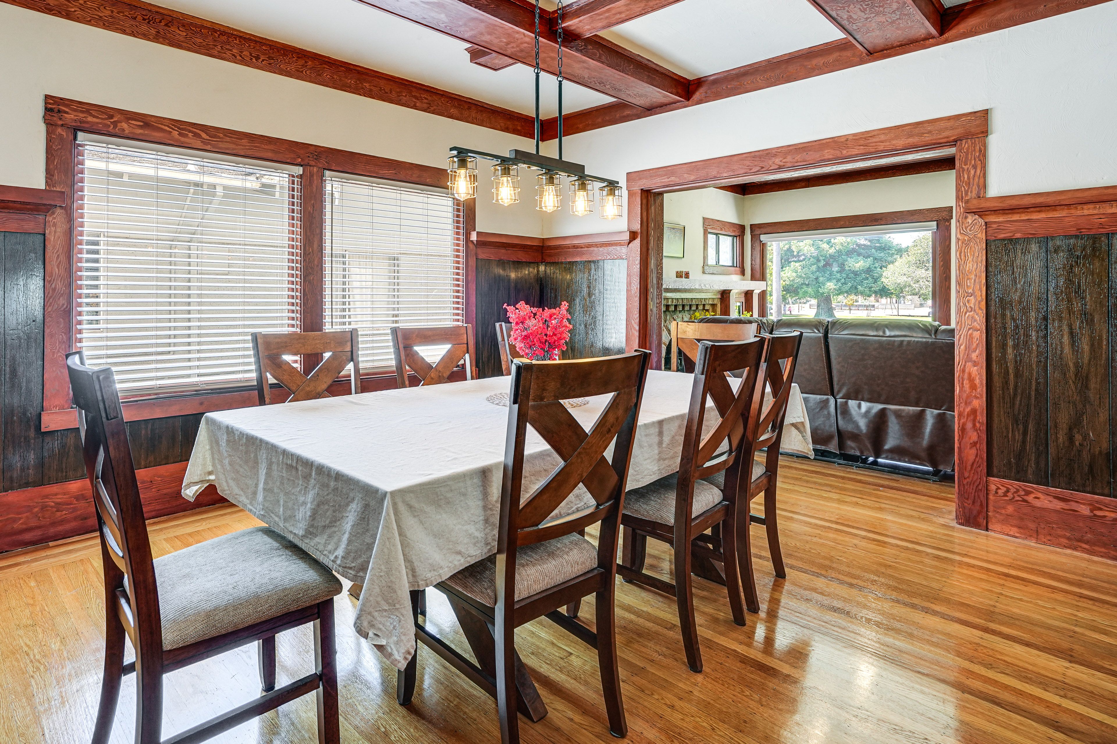 Formal Dining Table | Dishware/Flatware | 1st Floor