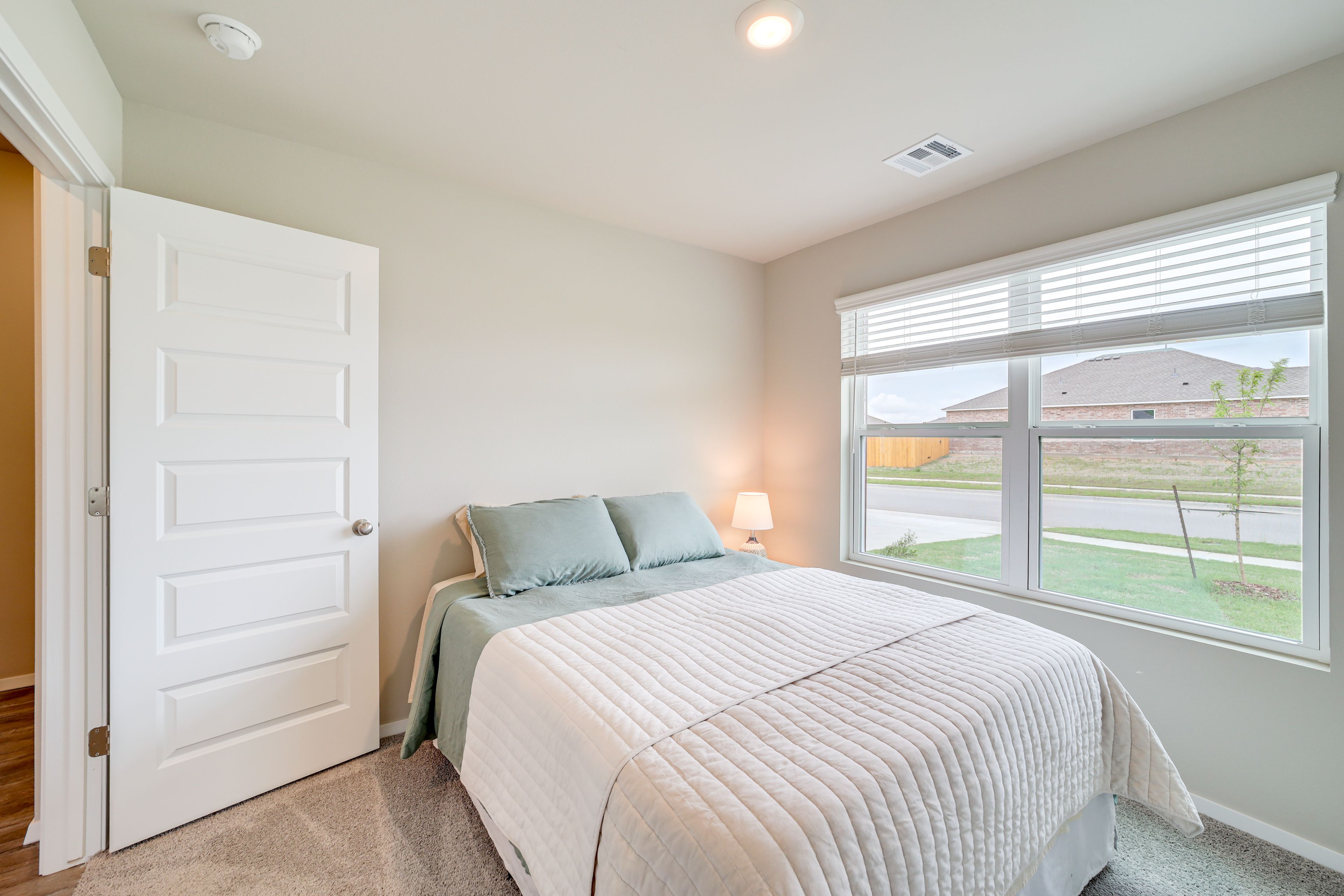 Bedroom 2 | Queen Bed