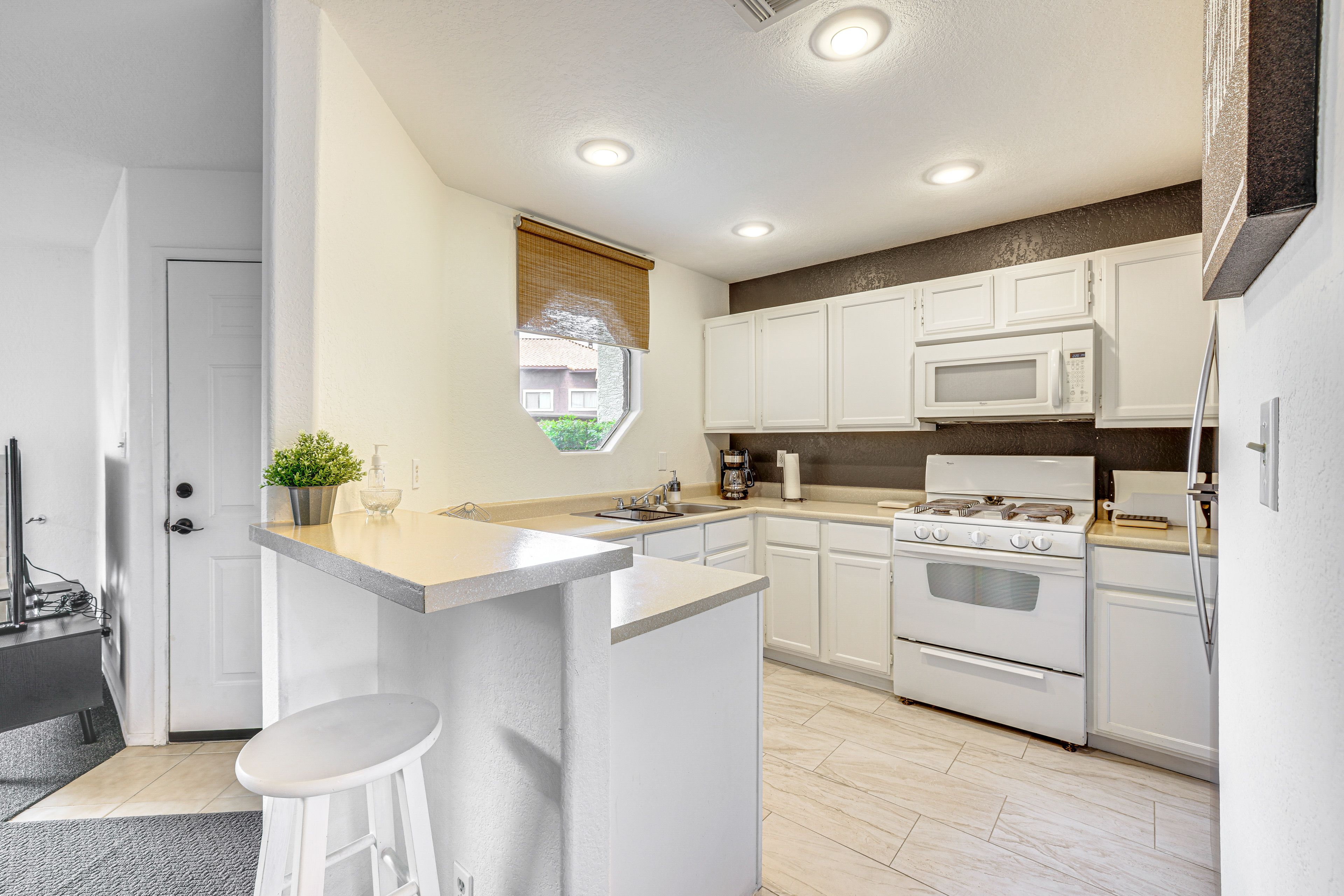 Kitchen | Dishwasher | Toaster