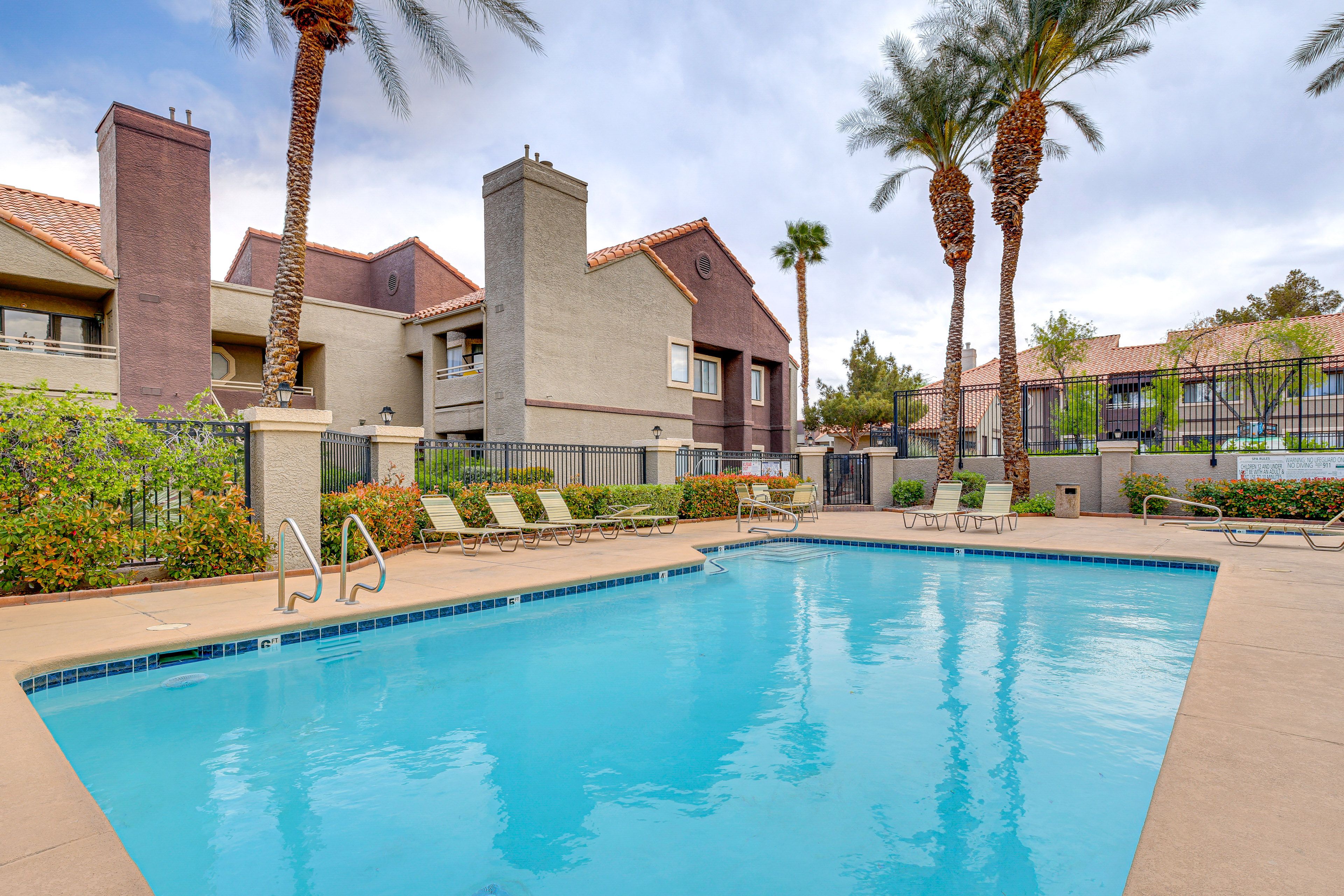 Las Vegas Vacation Rental | 2BR | 1BA | 997 Sq Ft | Step-Free Access