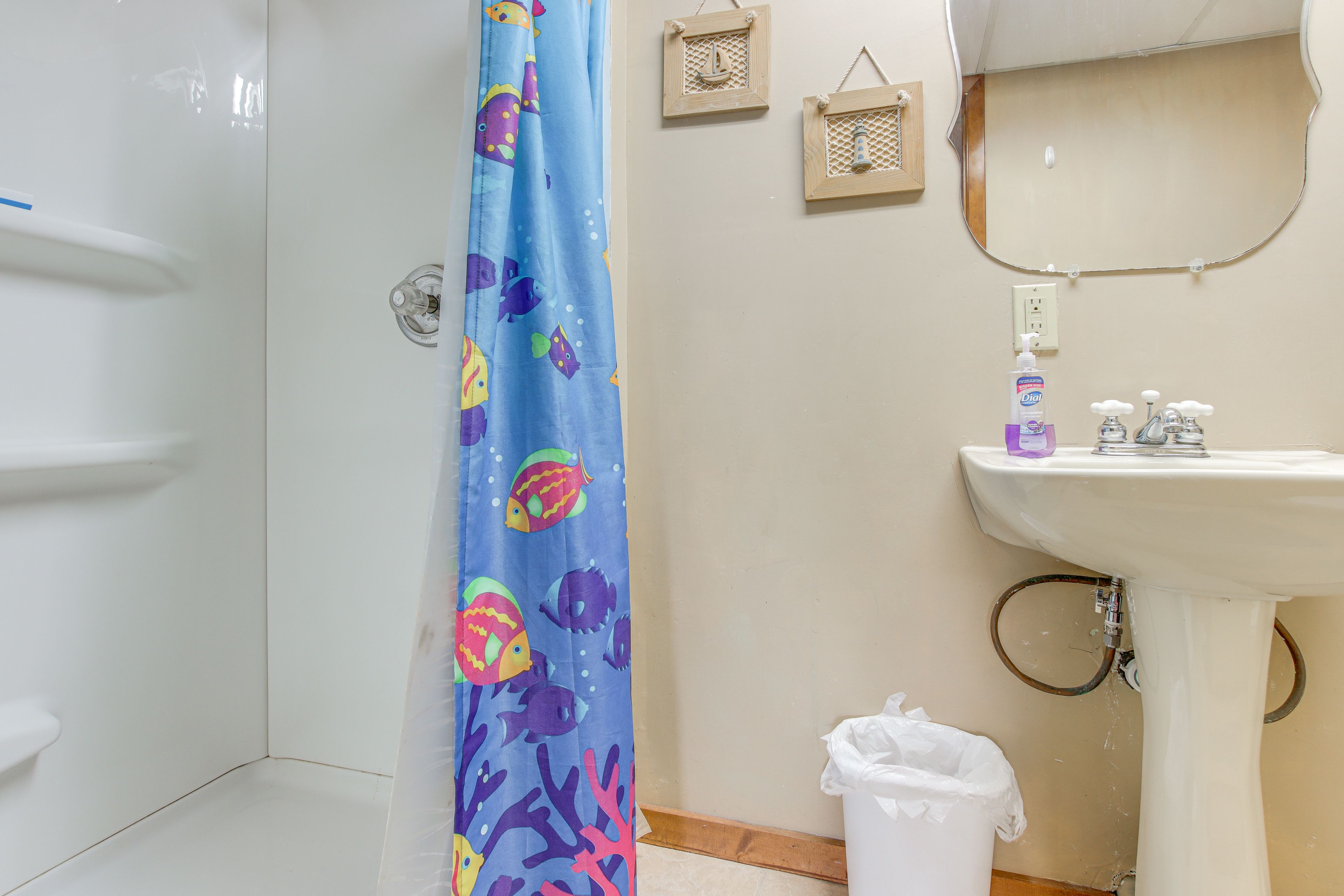 Full Bathroom | Basement | Complimentary Toiletries