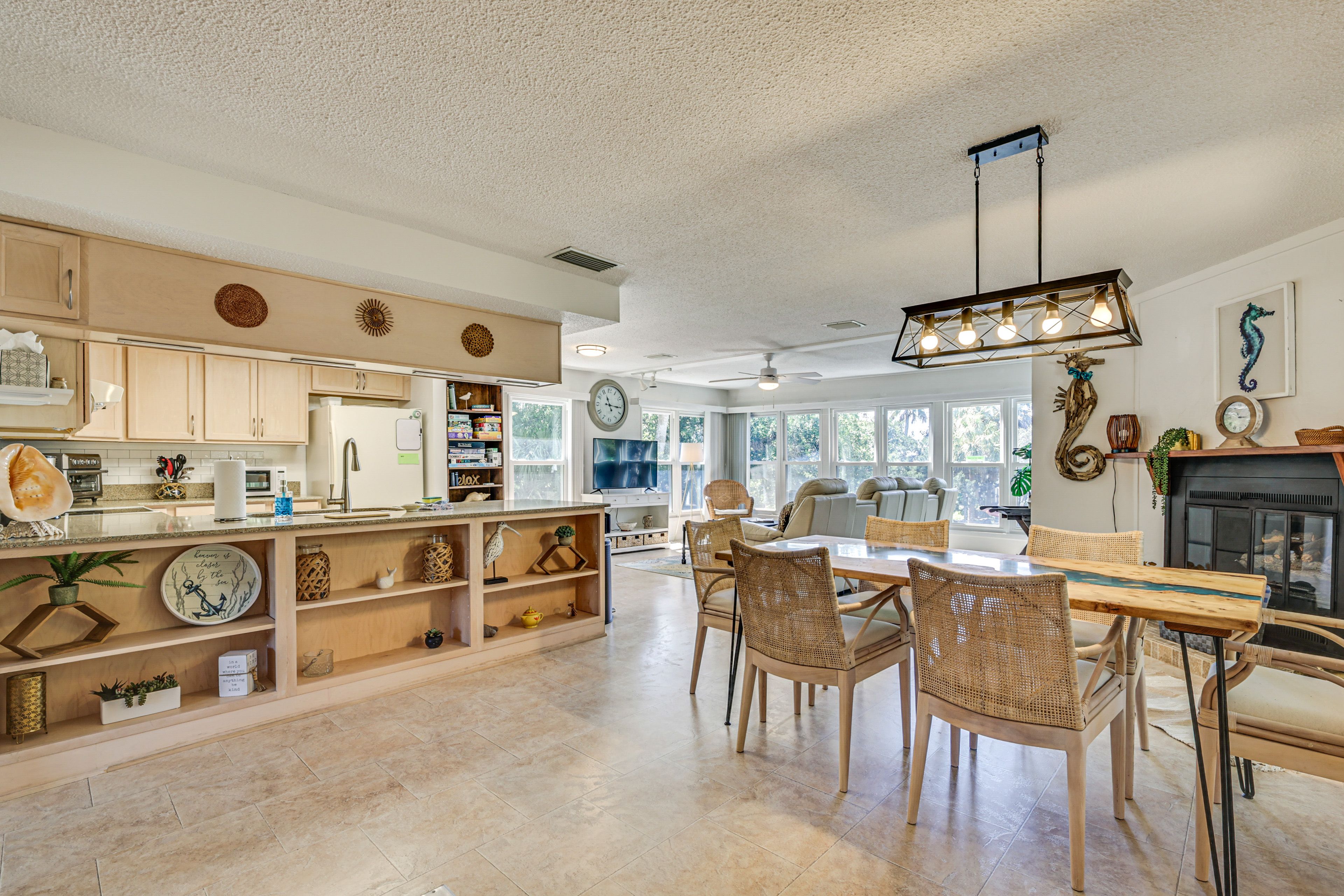 Dining Area | Dishware & Flatware | Main Level