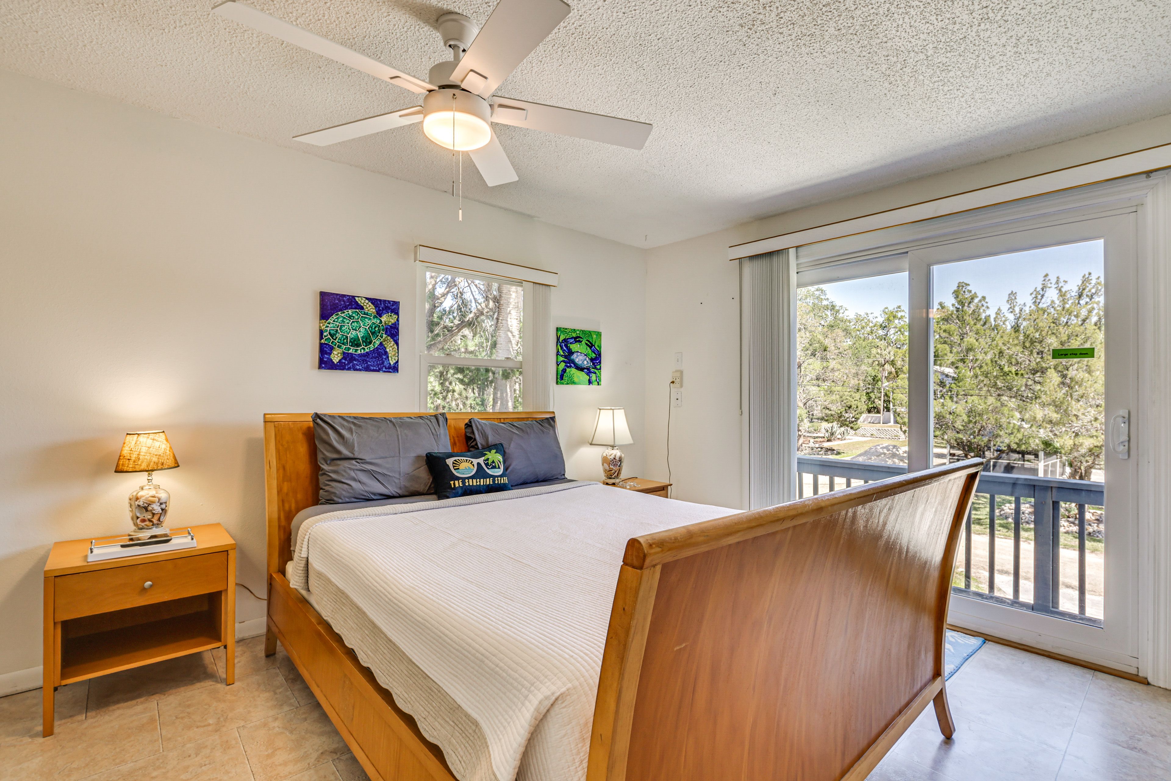 Bedroom 1 | Queen Bed | Main Level