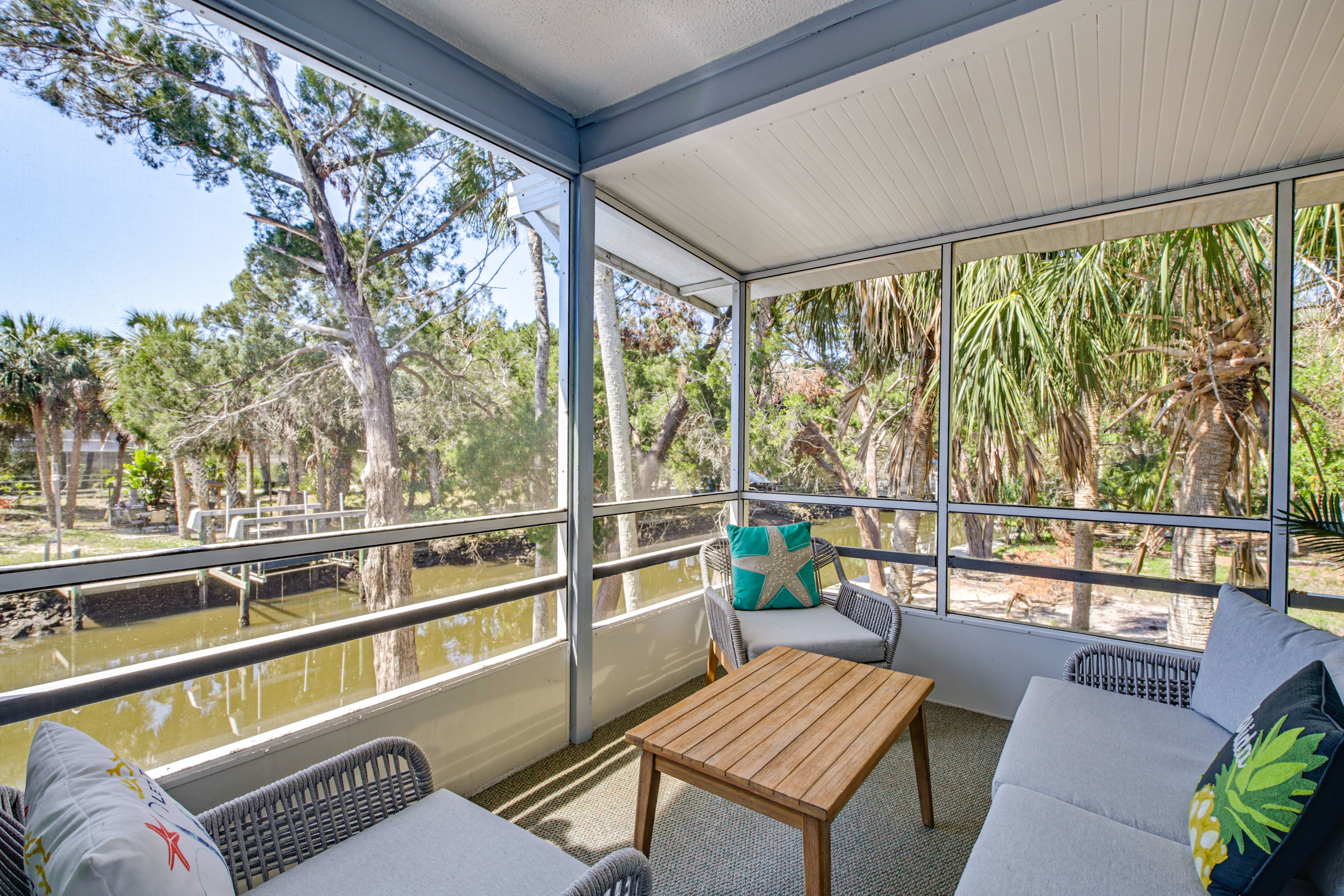 Screened-In Porch | Canal-Front