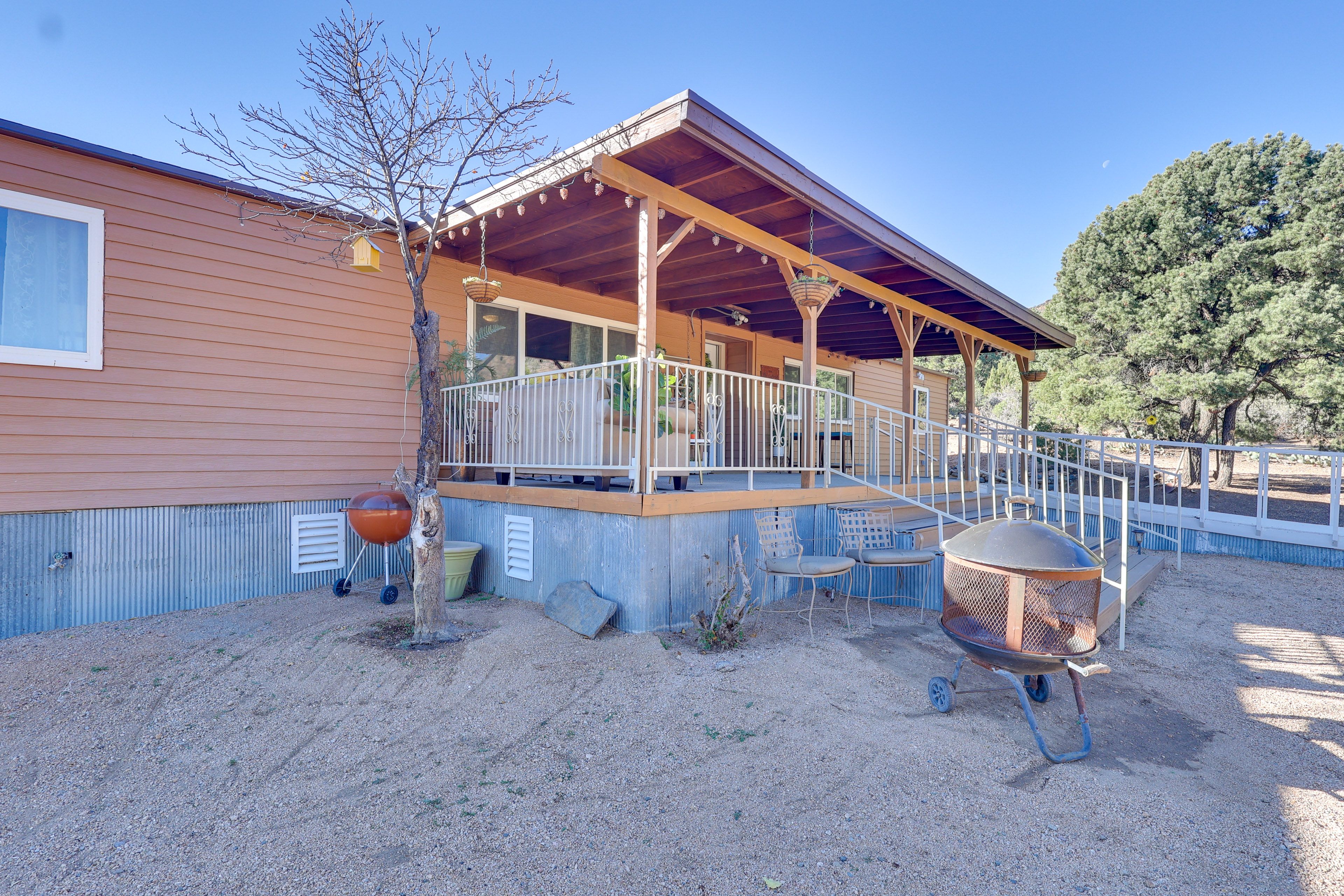 Home Exterior | Charcoal Grill | Fire Pit