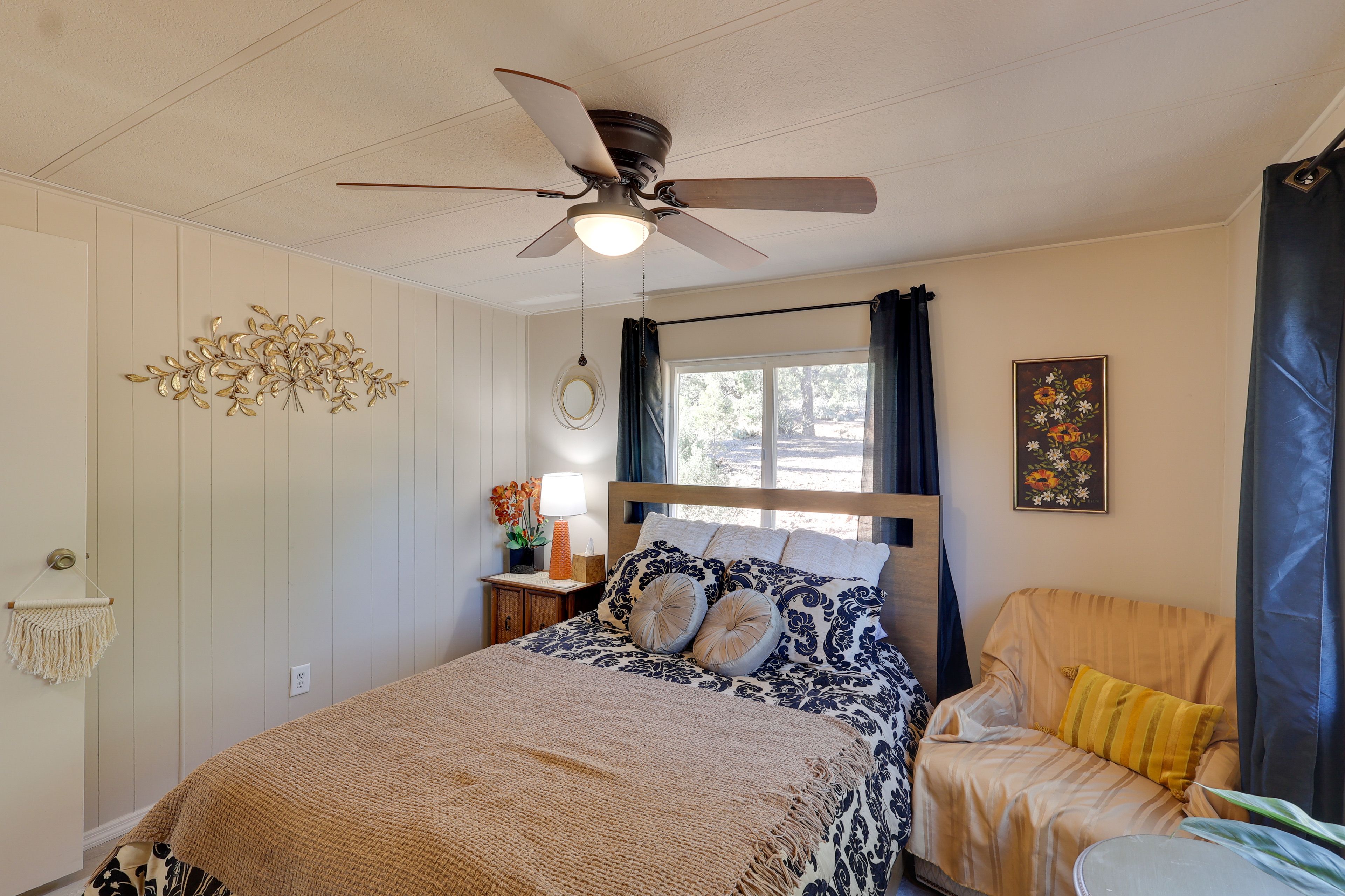 Bedroom 2 | Queen Bed