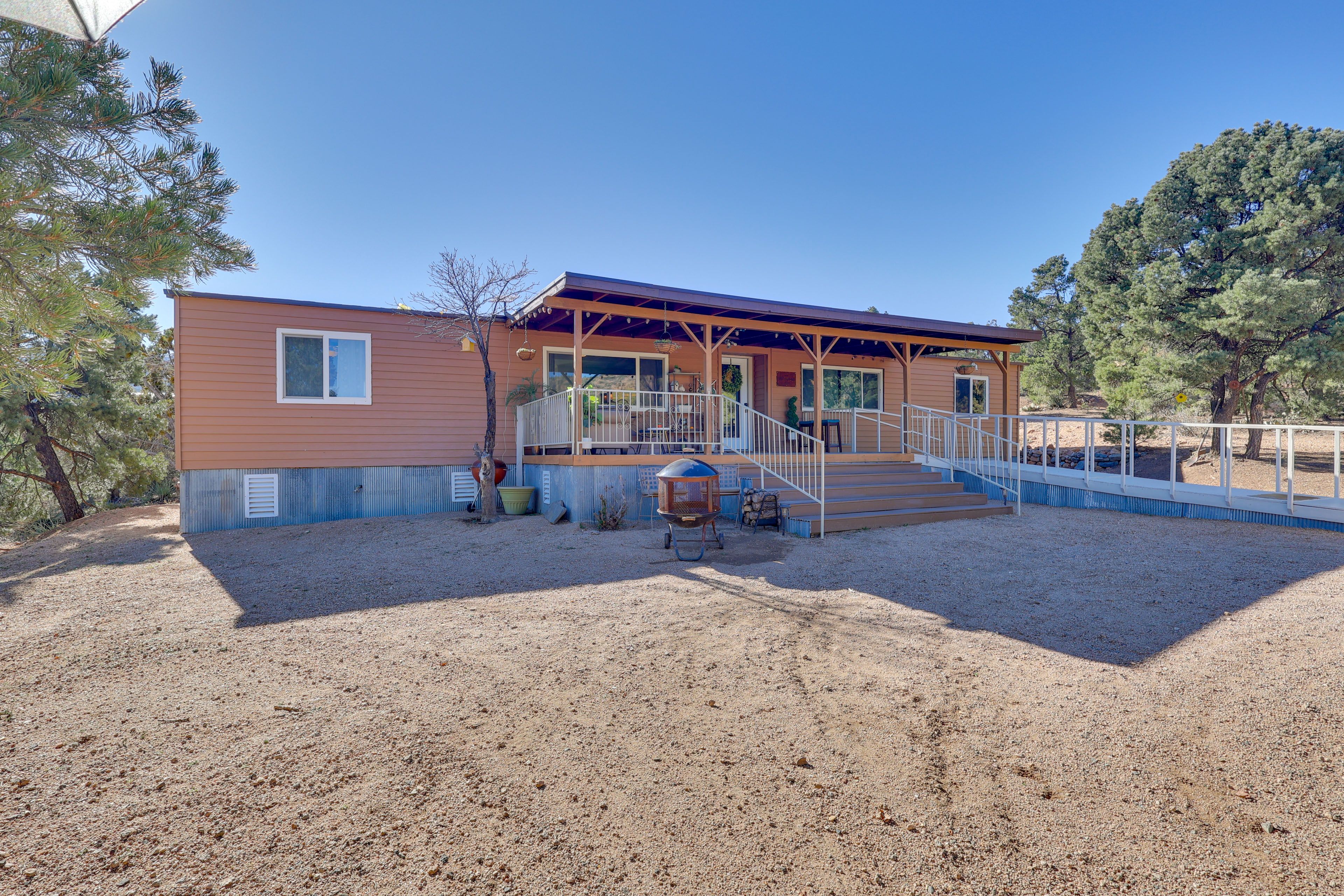 Parking | Driveway (5 Vehicles) | Trailer Parking