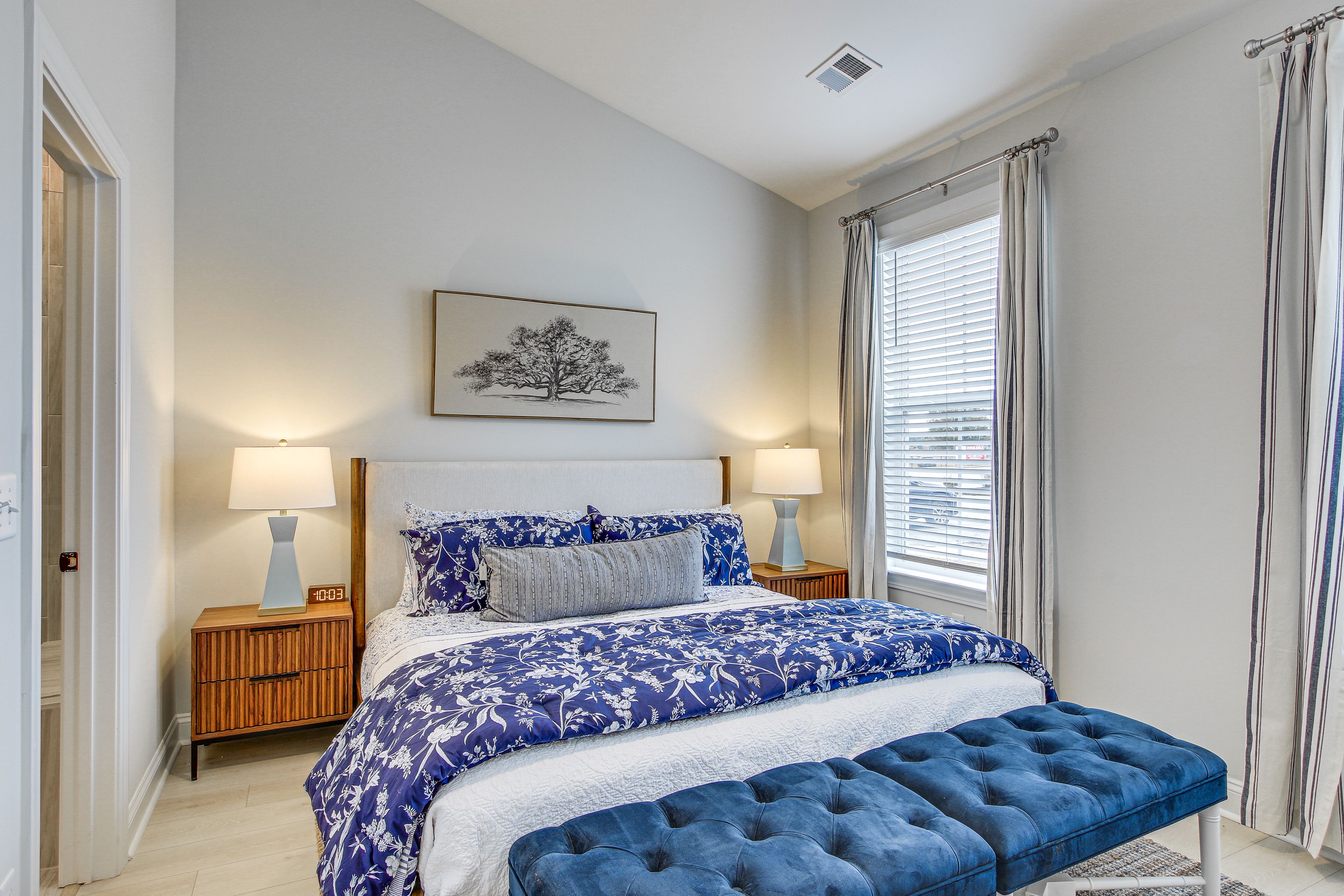 Bedroom 1 | King Bed | 1st Floor | En-Suite Bathroom