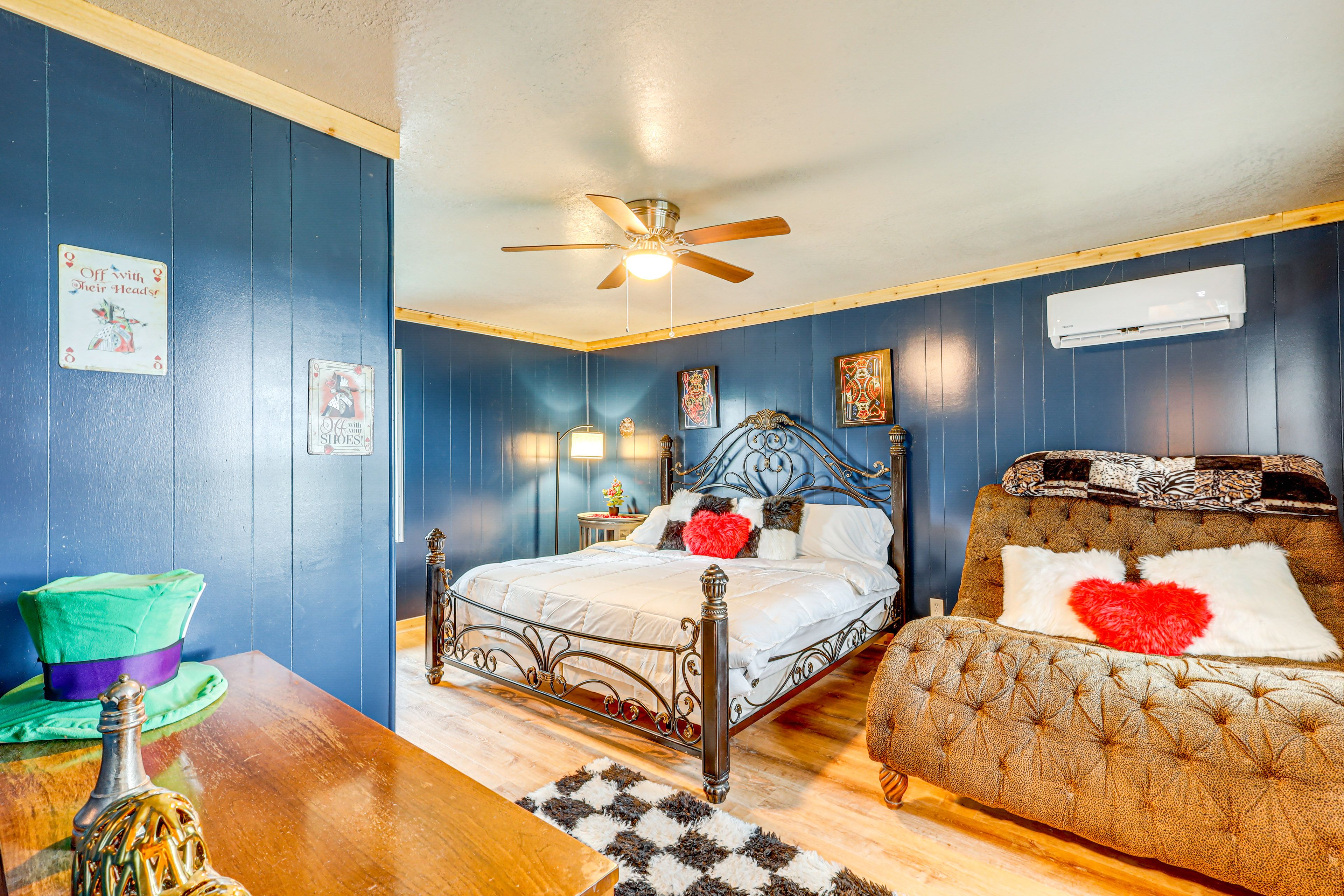 Bedroom 1 | King Bed | Linens Provided