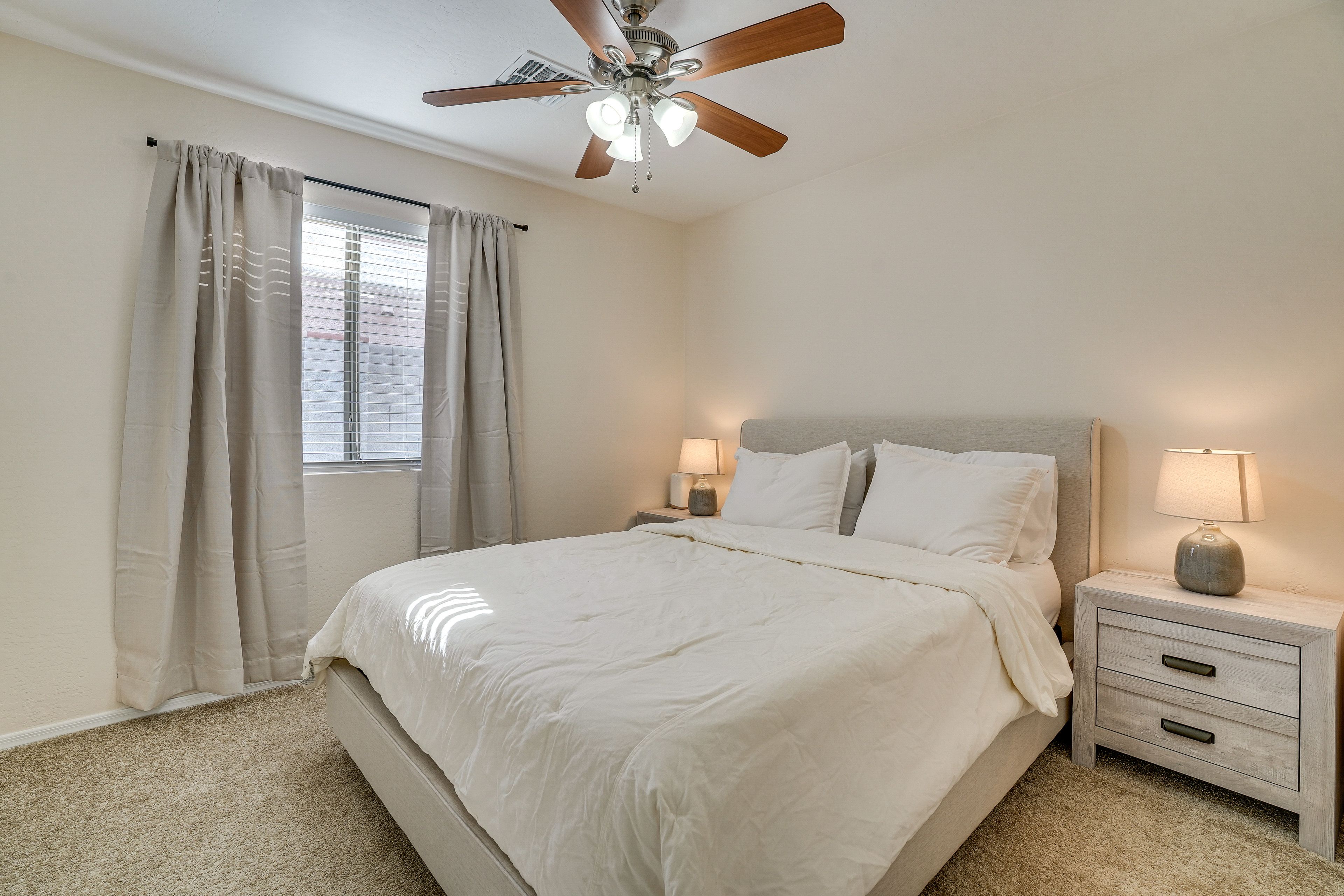 Bedroom 2 | Queen Bed
