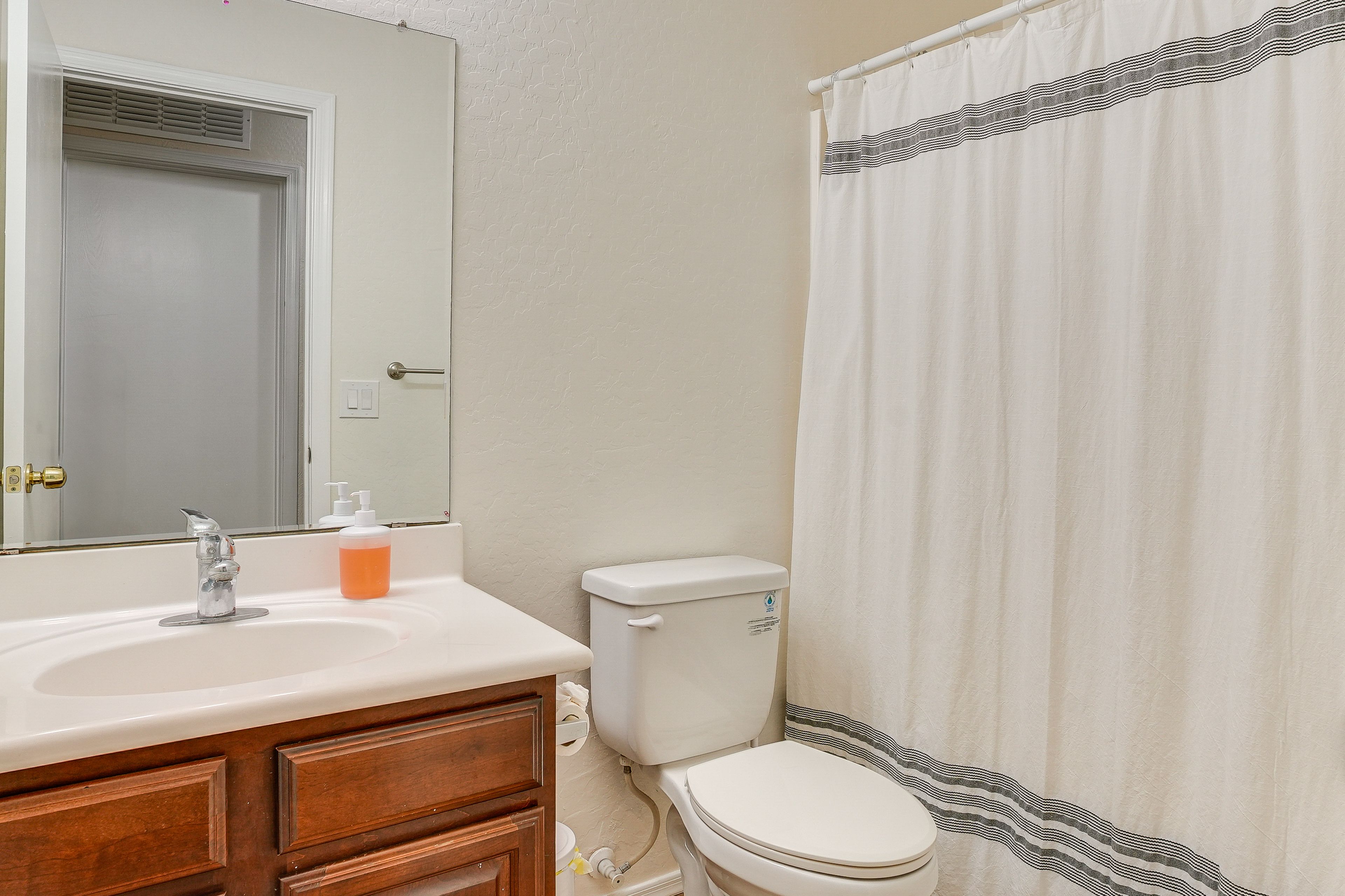 Full Bathroom
