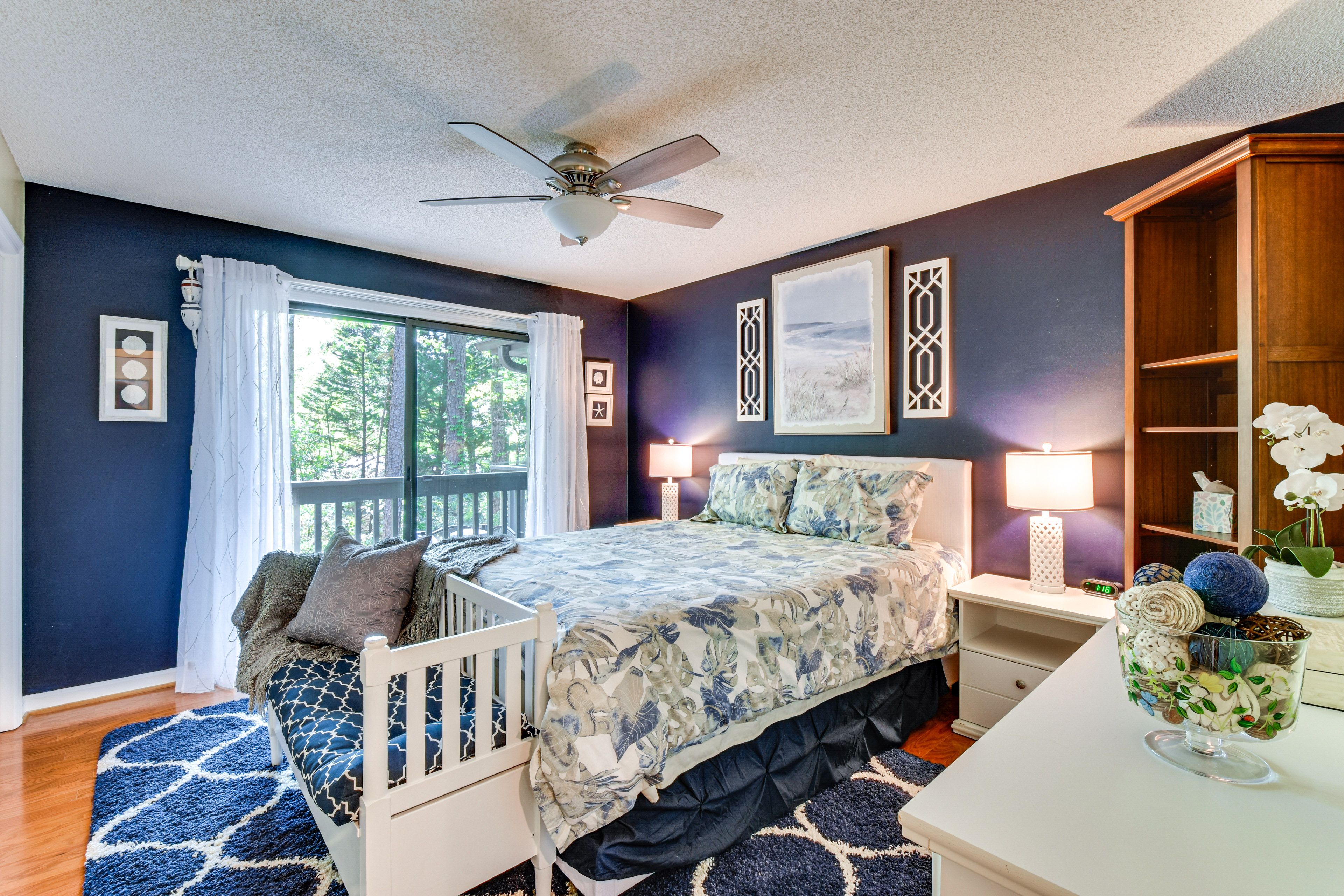 Bedroom 2 | Queen Bed | 1st Floor
