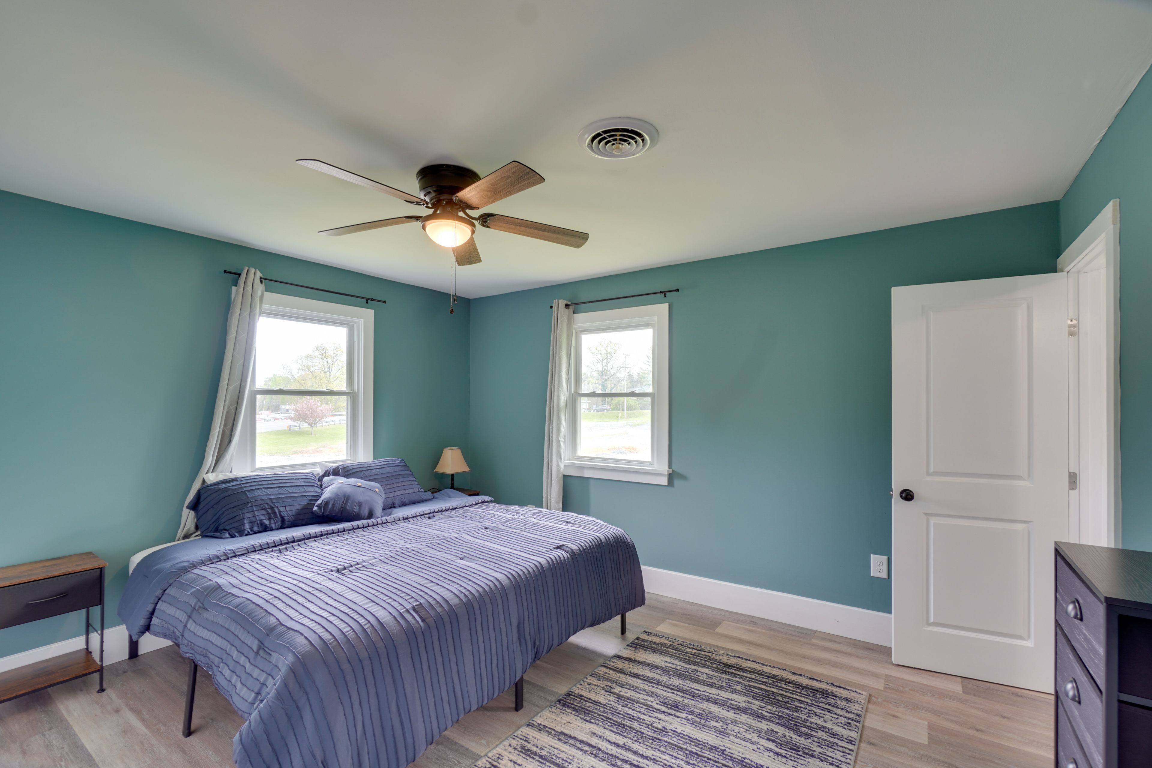 Bedroom 1 | King Bed | Linens Provided