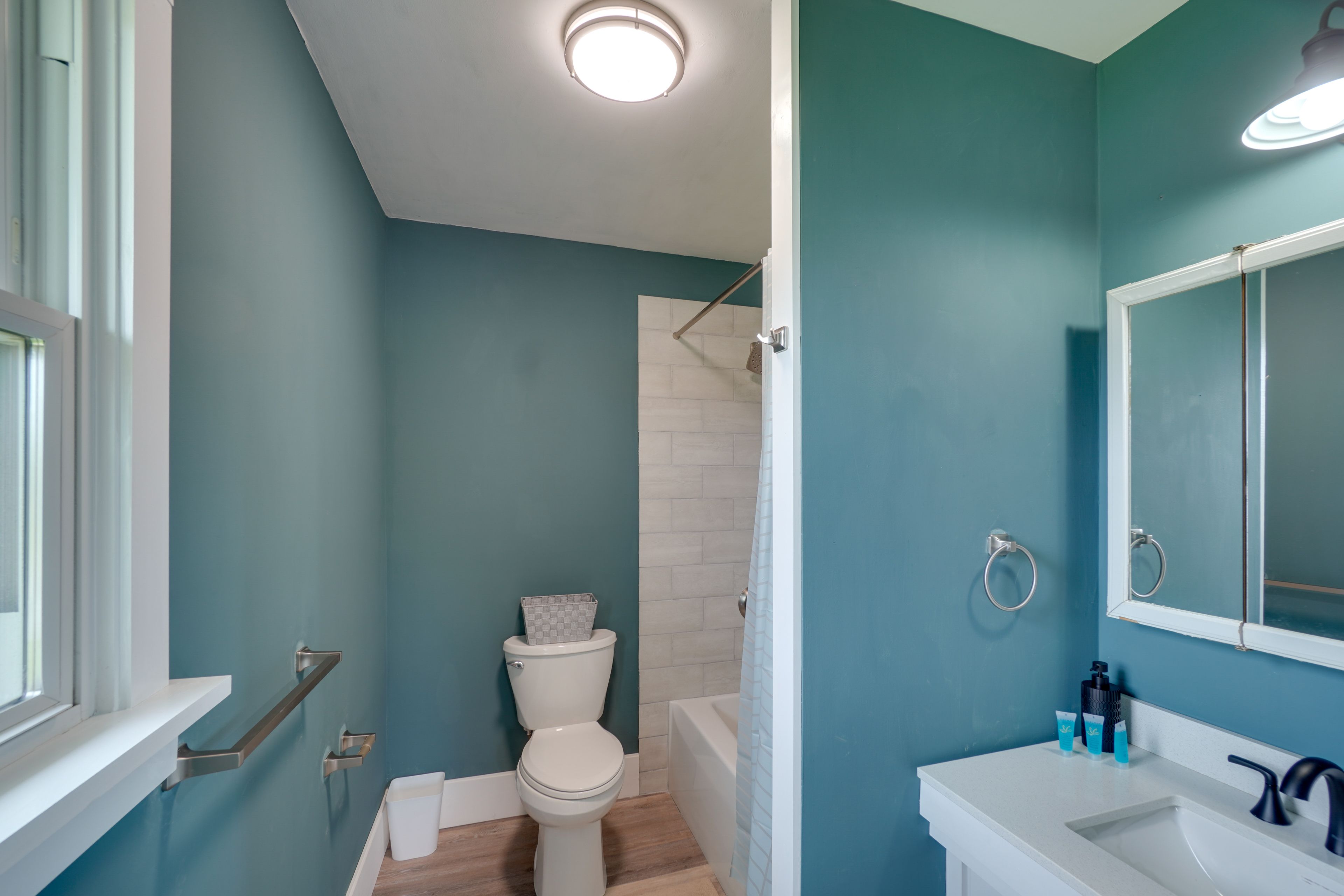 En-Suite Bathroom | Towels Provided