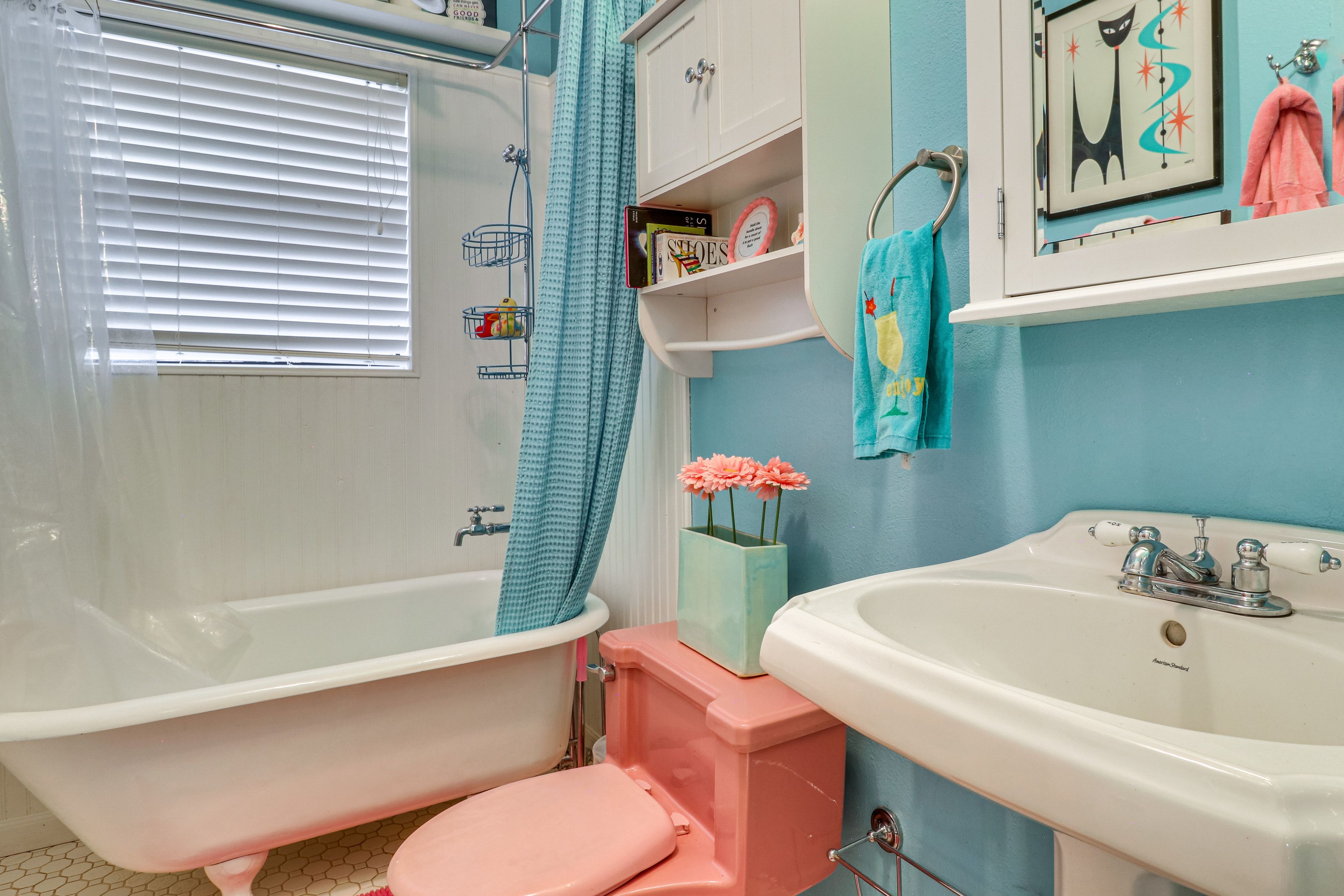 Full Bathroom