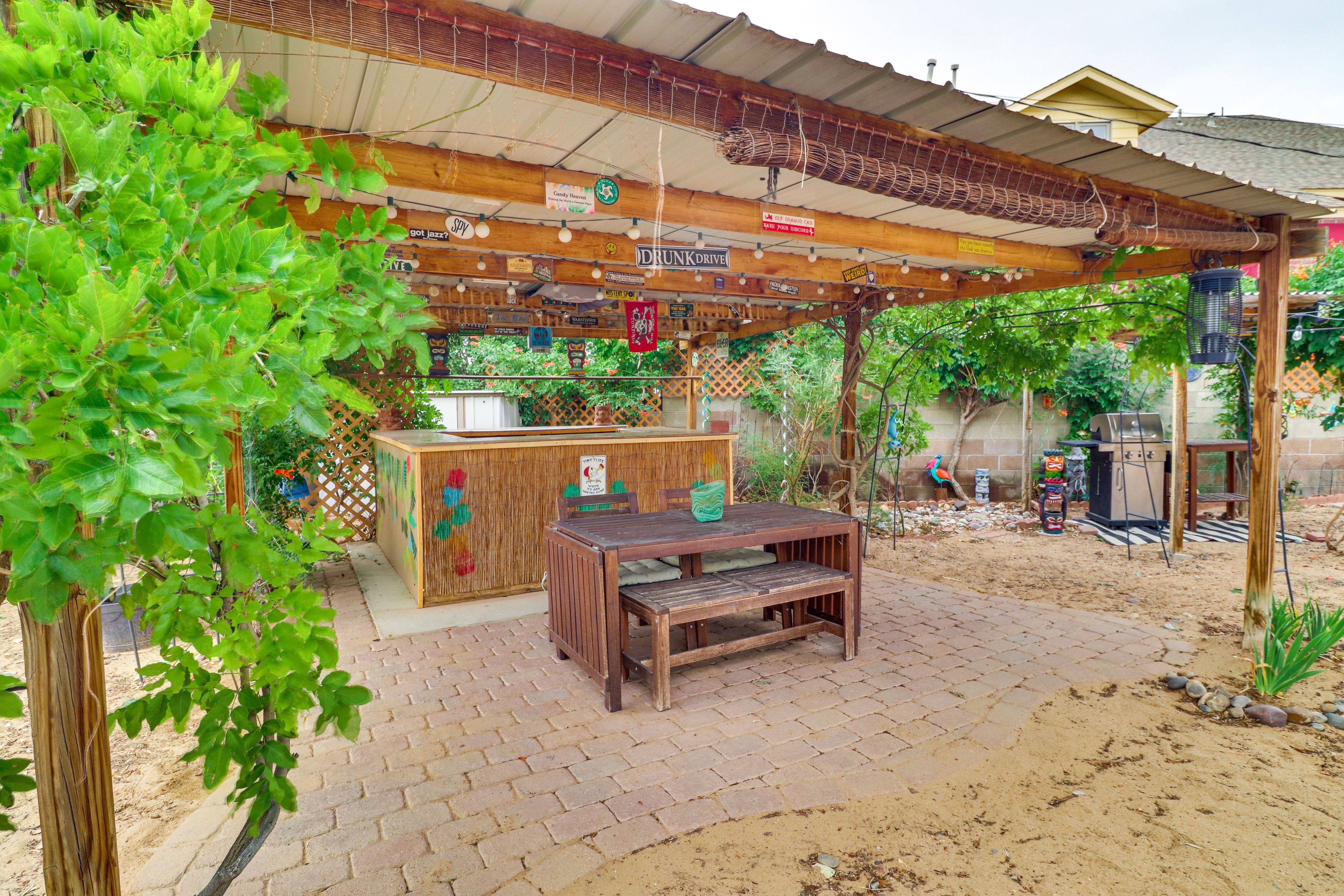 Tropical Bar | Gas Grill