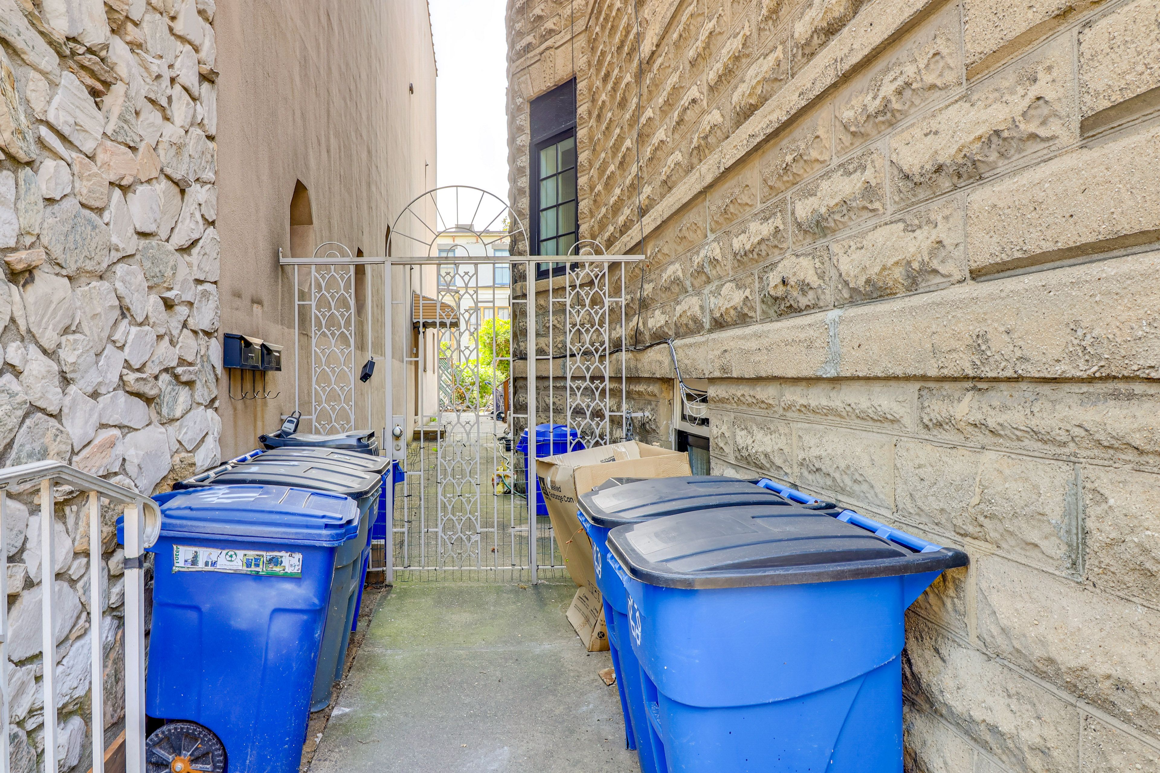 Street Parking w/ Daily $15 Fee | Metered Parking Available | Paid Public Lots Nearby