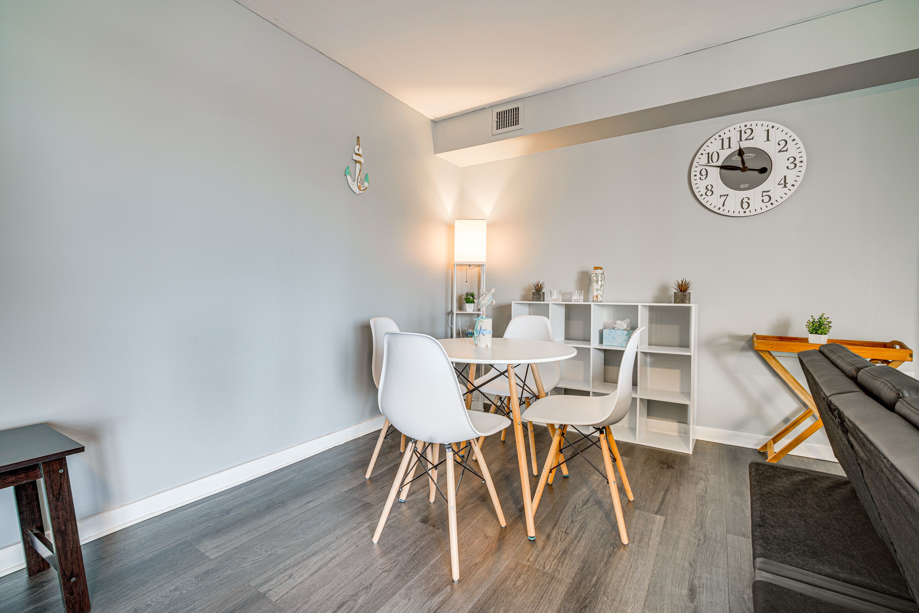 Dining Area | Dishware & Flatware | Central A/C & Heat