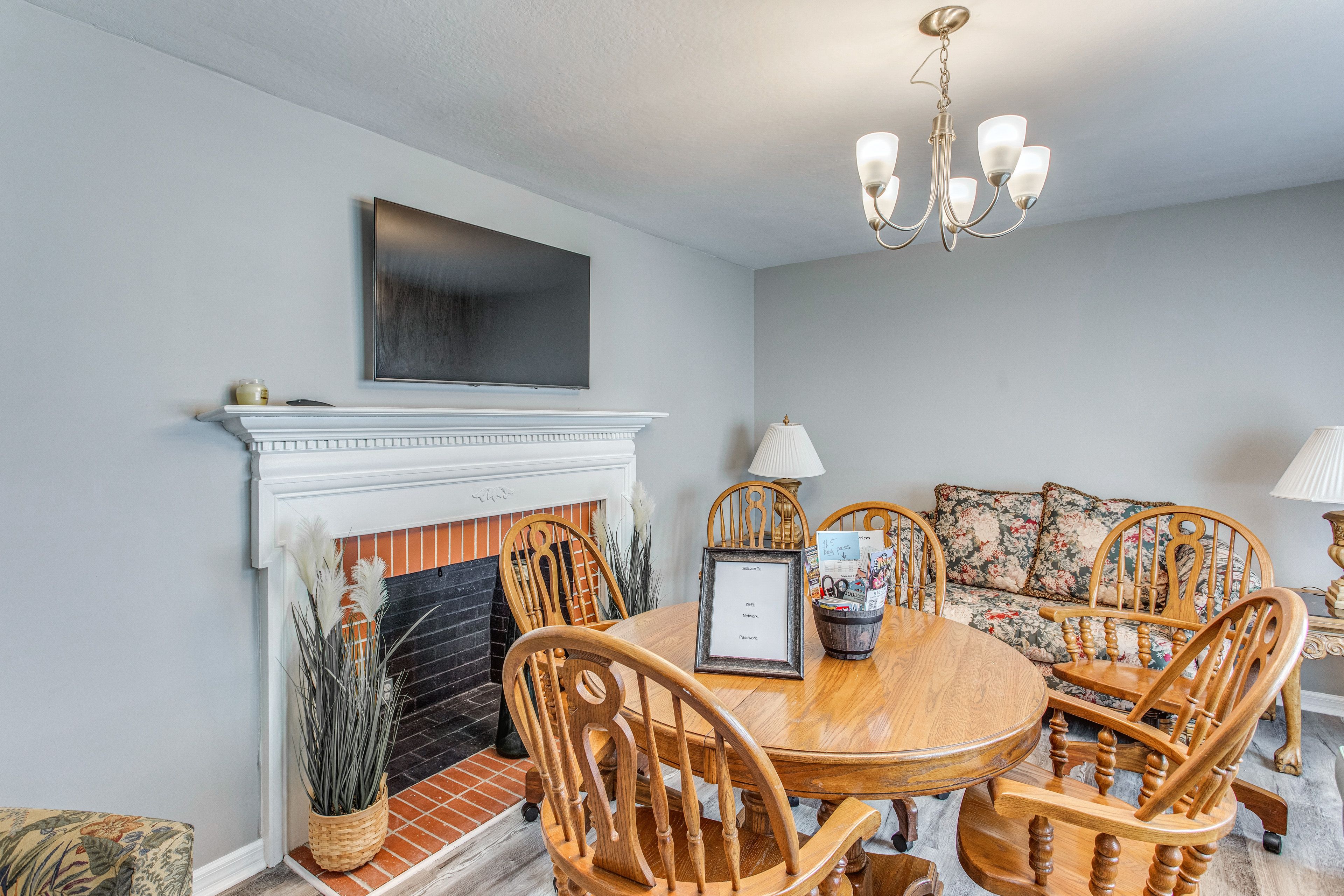 Dining Area | Sitting Room