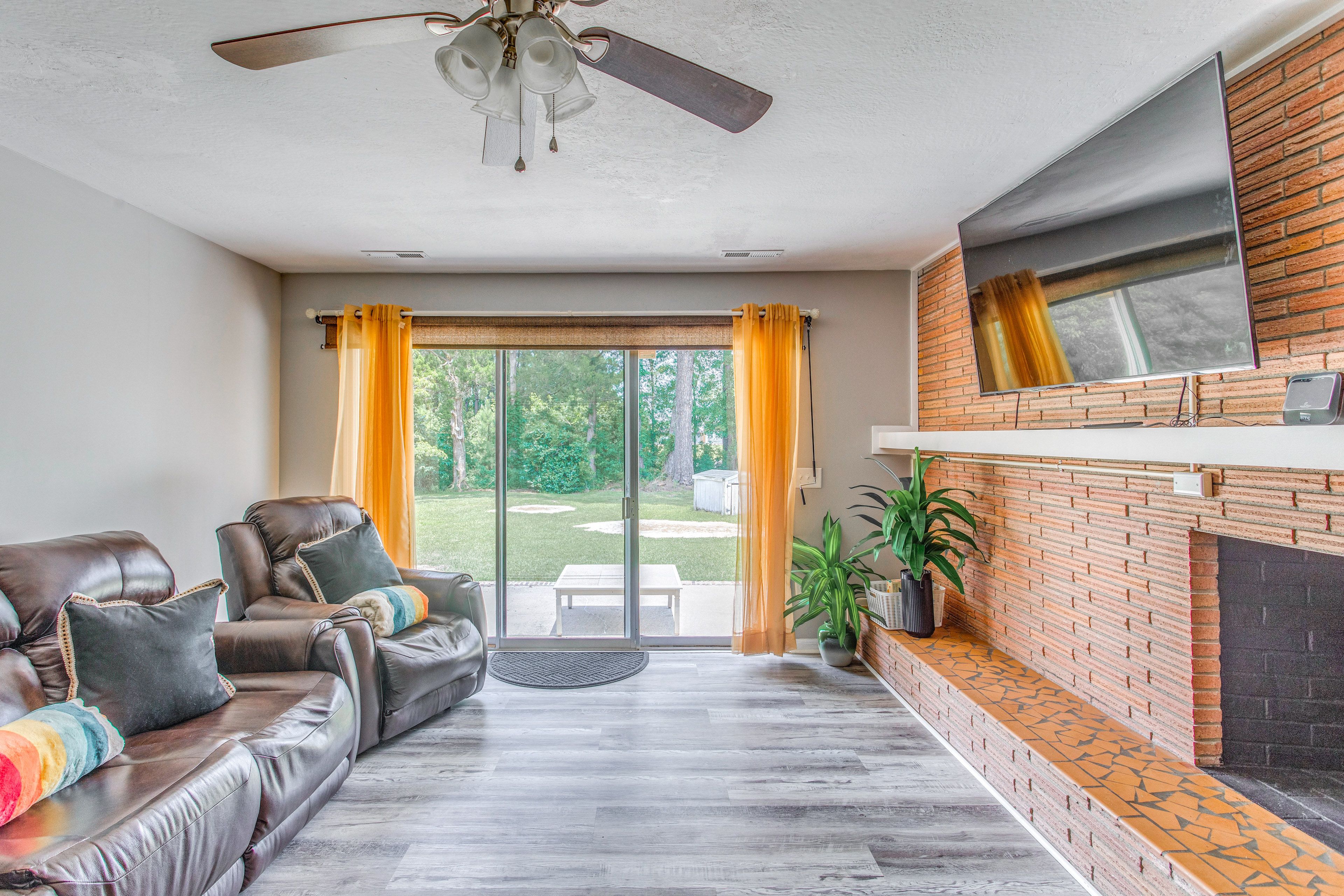 Loris Vacation Rental | 3BR | 2.5BA | 2,000 Sq Ft | 4 Steps to Enter