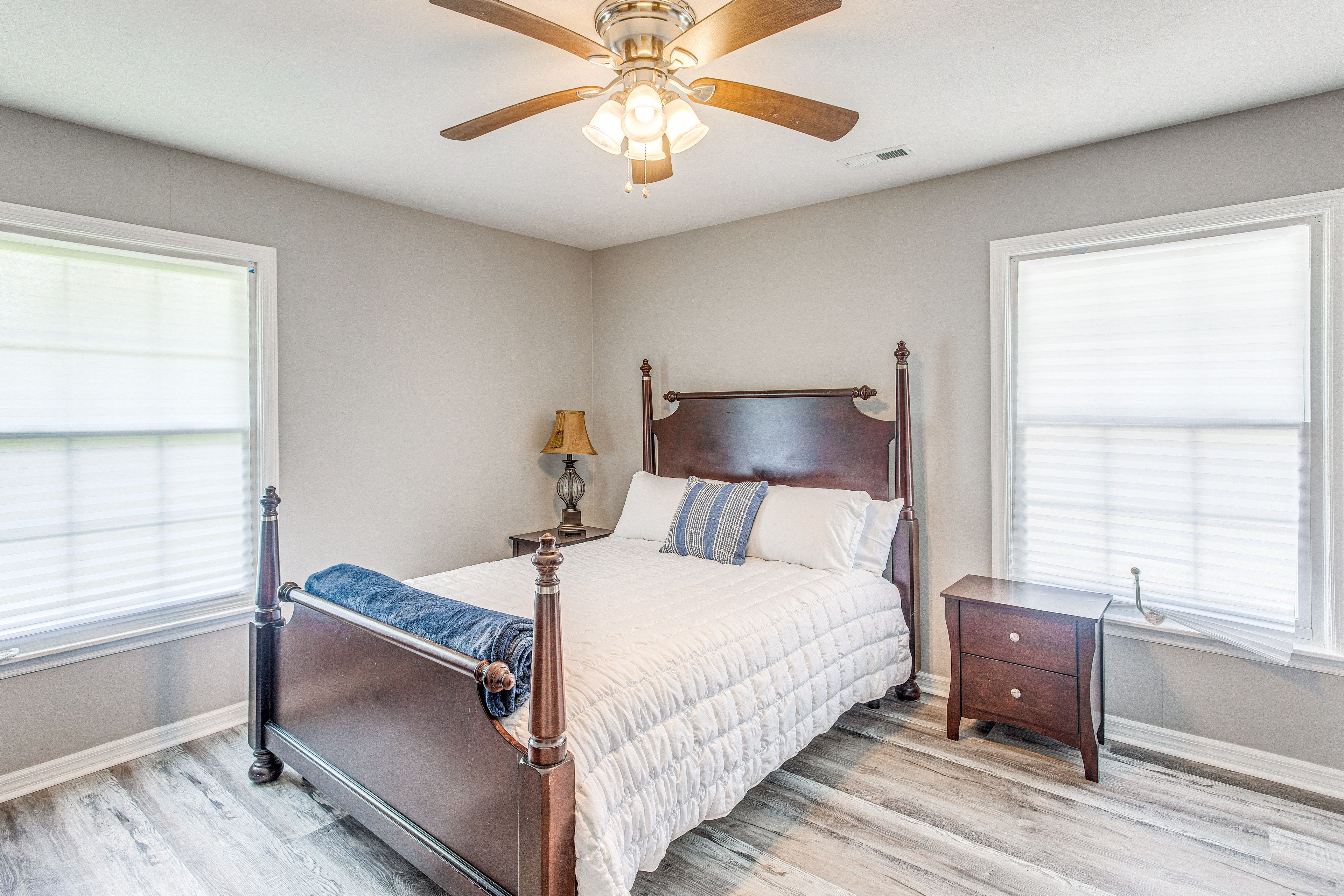 Bedroom 3 | Queen Bed