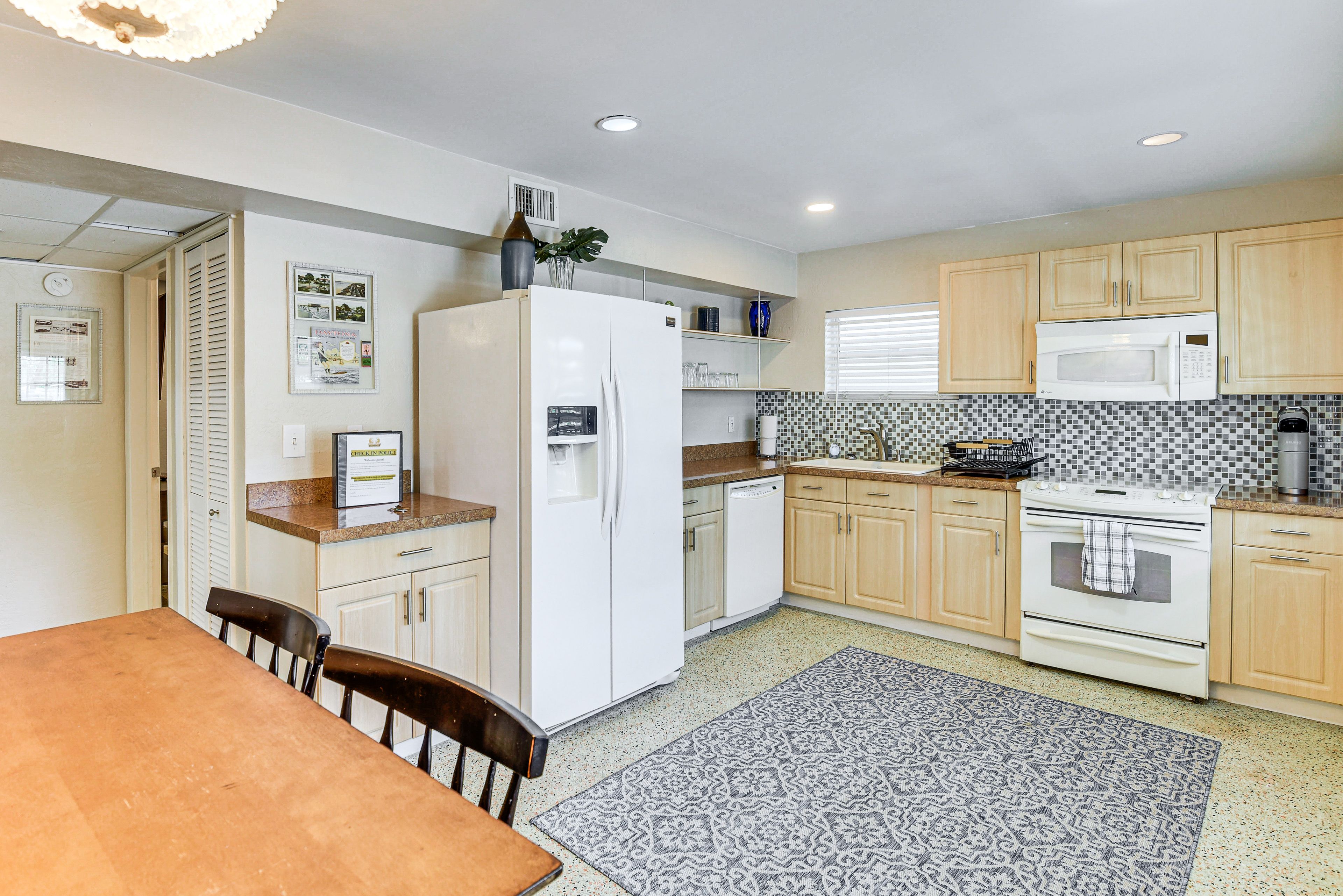 Kitchen & Dining Area | Central A/C & Heat | Keurig Coffee Maker