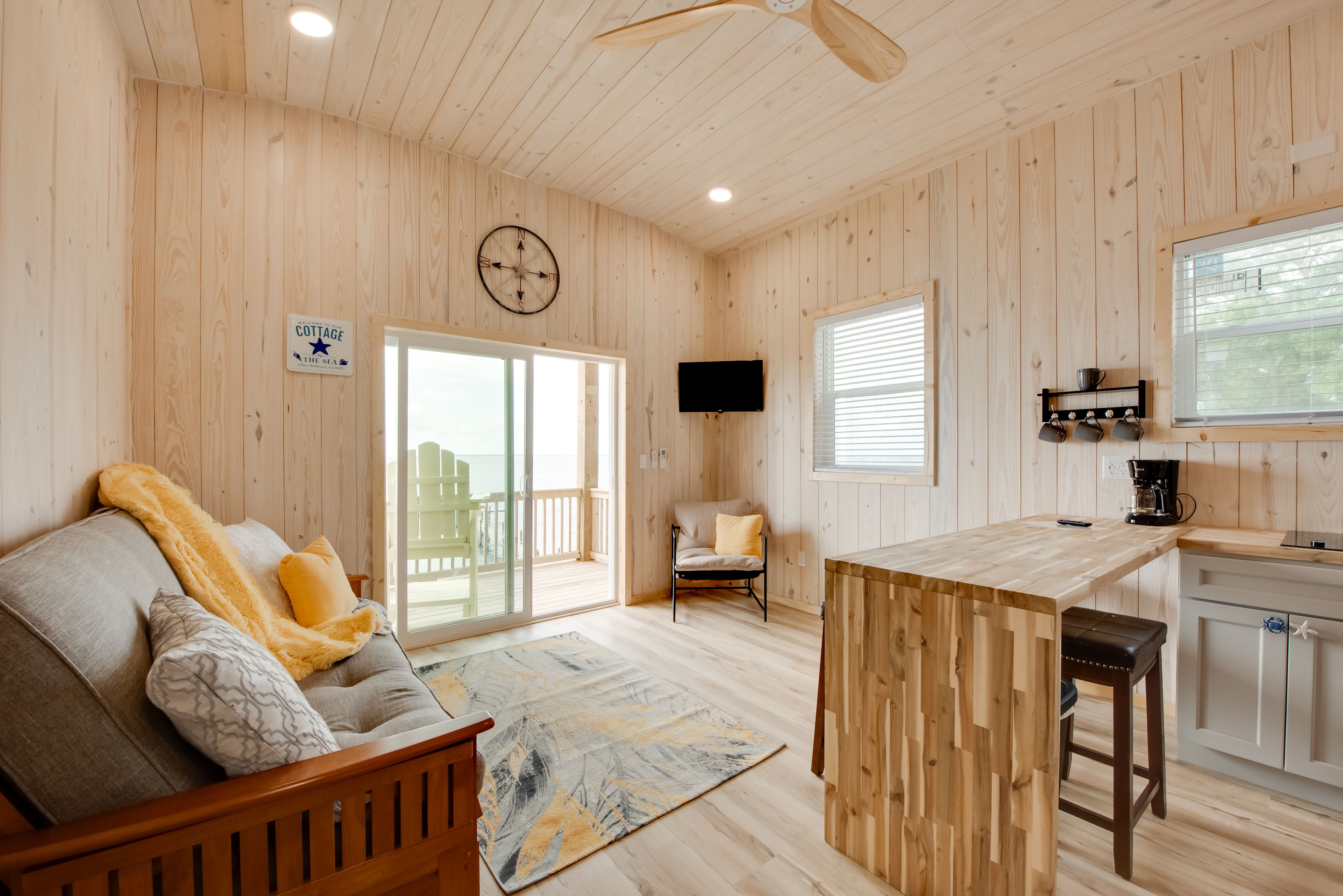 Living Room | Queen Sleeper Sofa | Free WiFi | Central A/C & Heat | Smart TV
