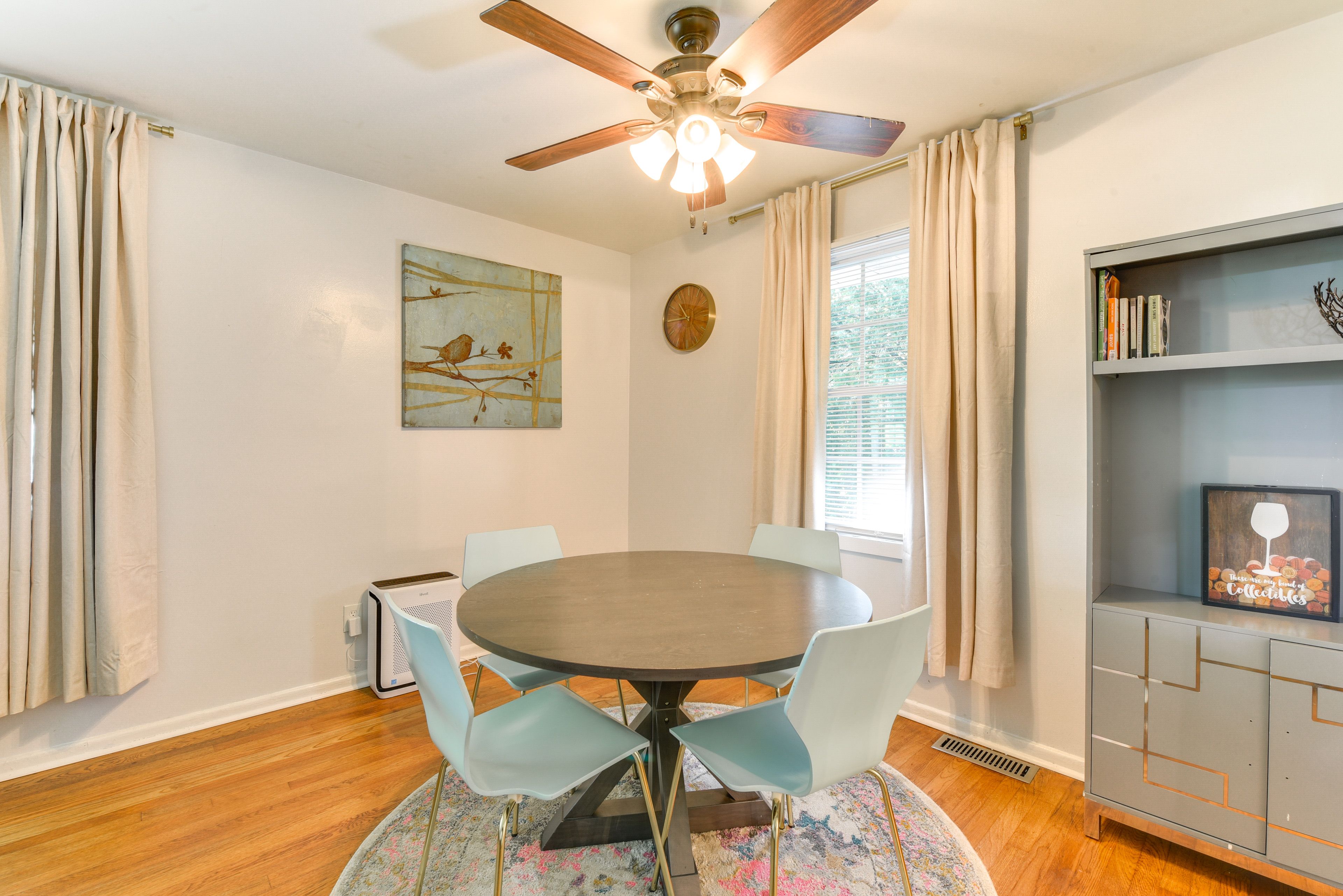 Dining Area | Dining Table | Dishware/Flatware