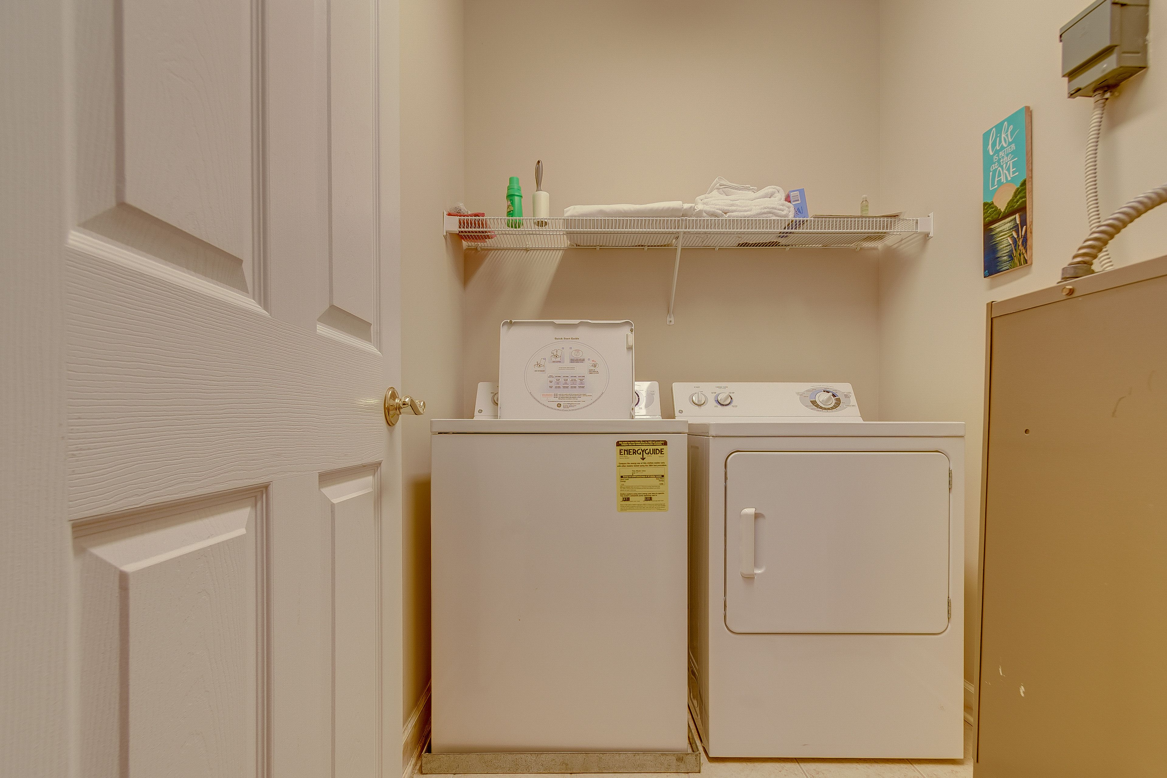 Laundry Closet | Washer & Dryer