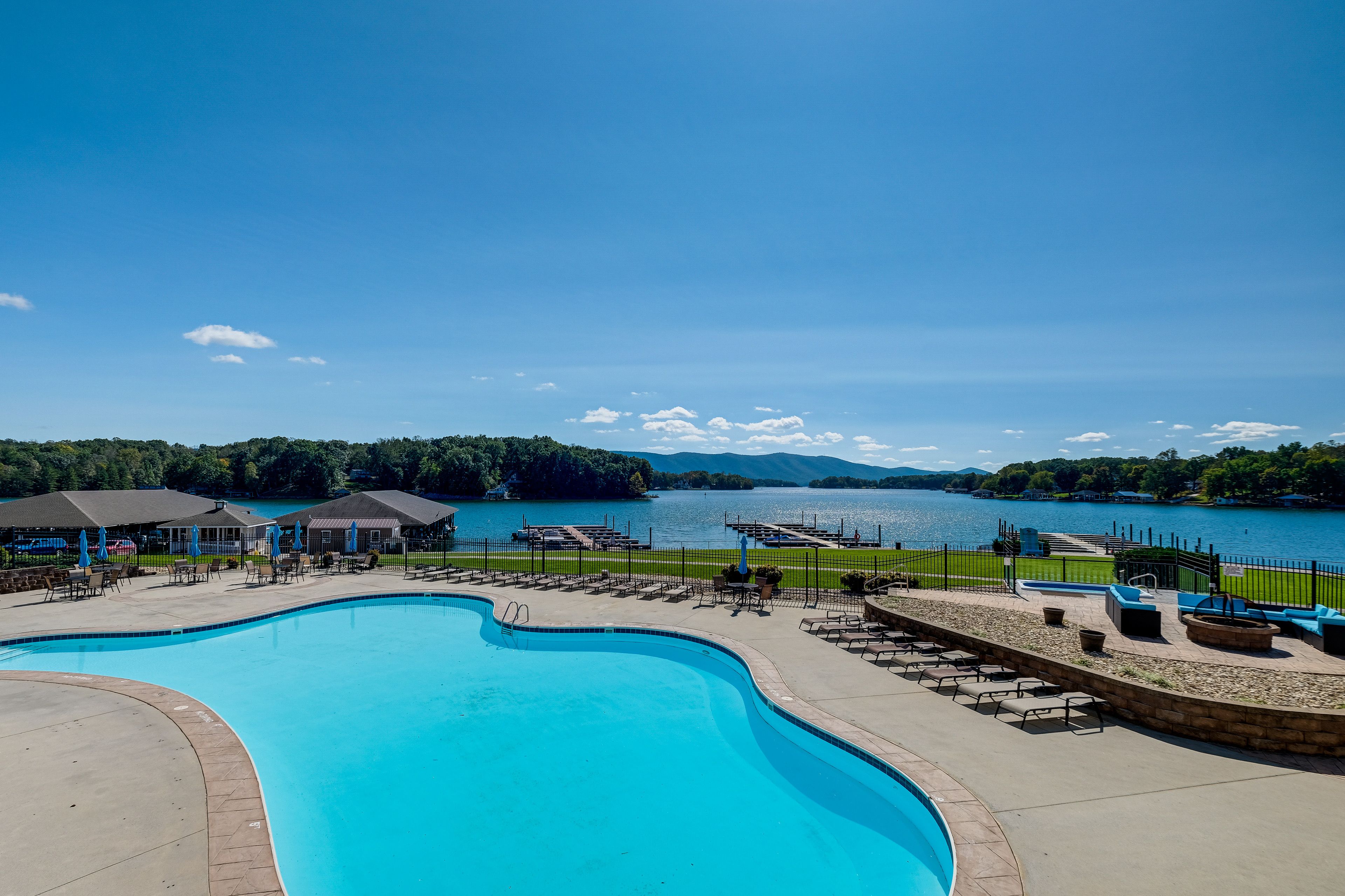 Huddleston Vacation Rental | 2BR | 2.5BA | Step-Free Entry | 1,400 Sq Ft