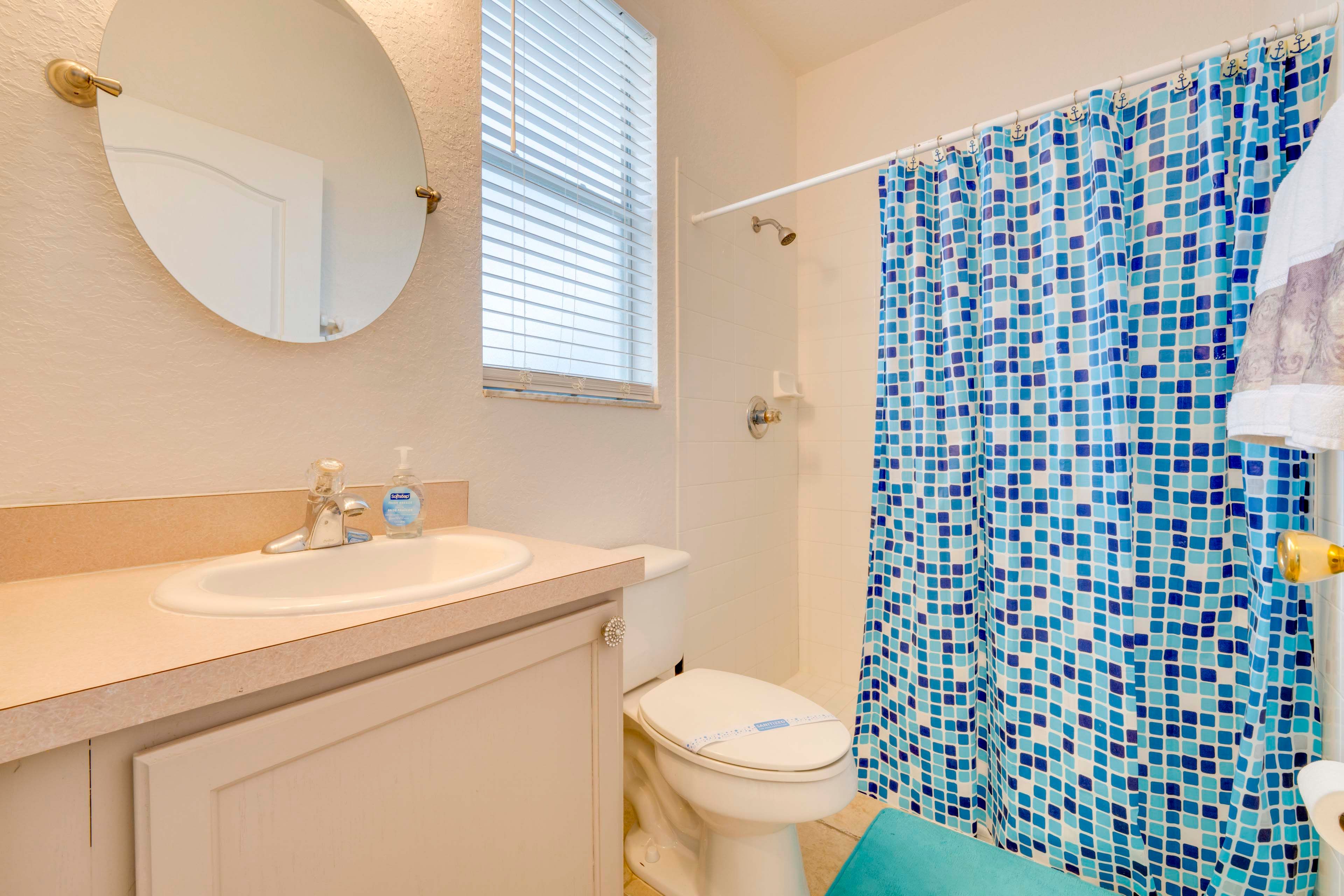 Full Bathroom | 1st Floor