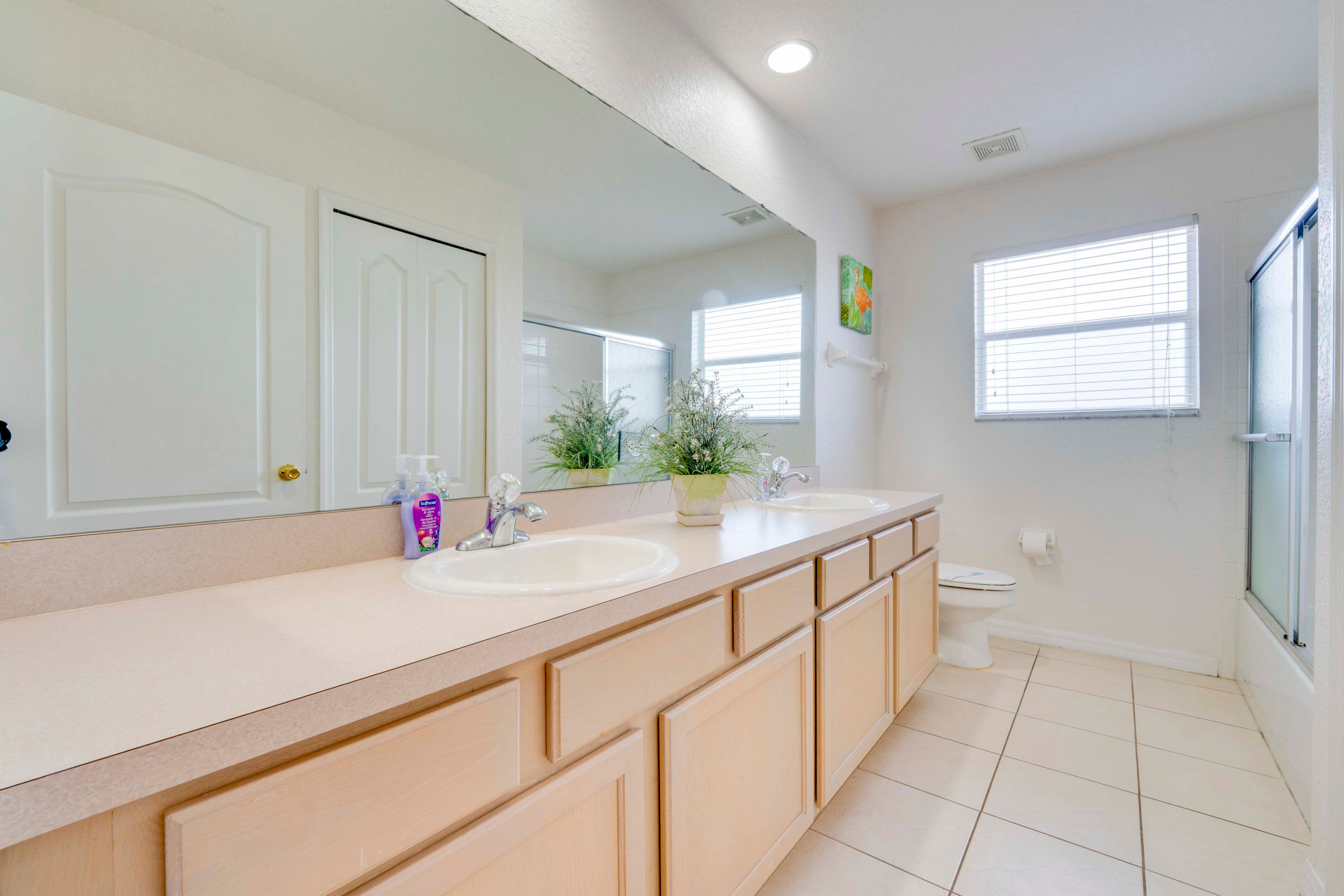 Full Bathroom | 2nd Floor