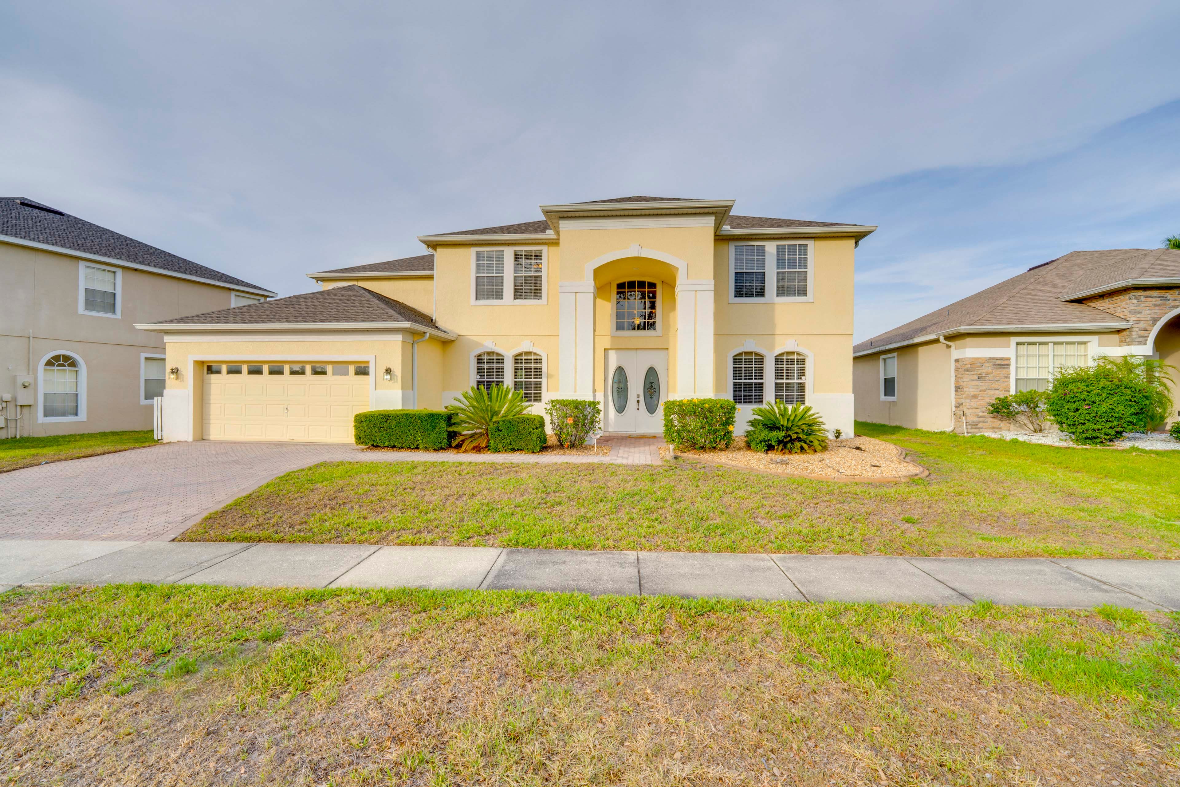 Property Exterior | Driveway Parking (2 Vehicles) | Street Parking