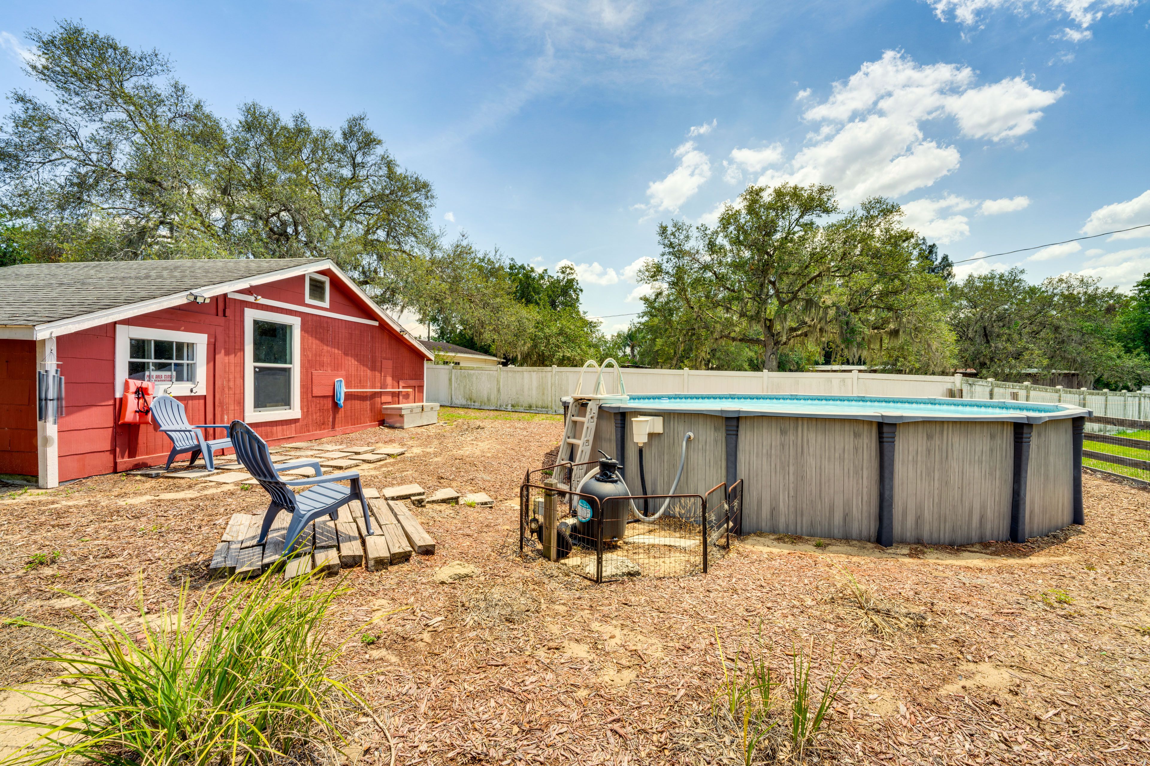 Private Yard | Above-Ground Pool