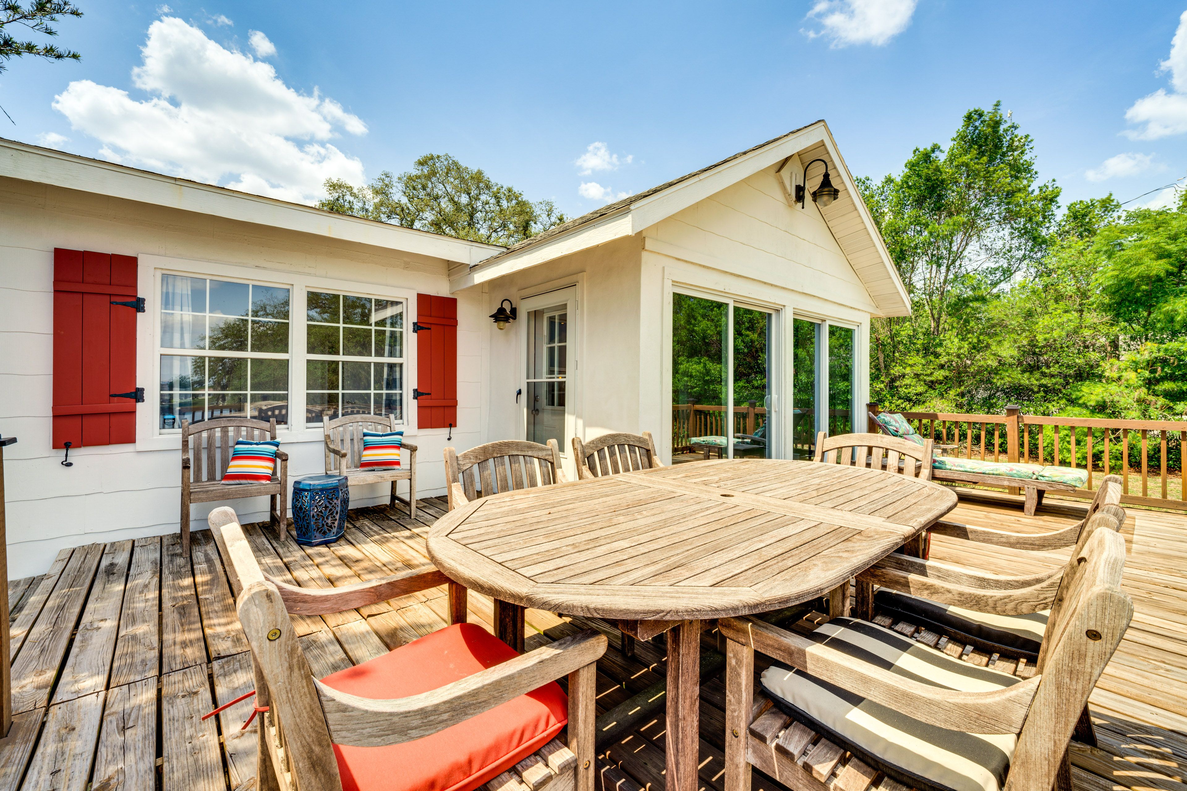 Property Exterior | Furnished Deck