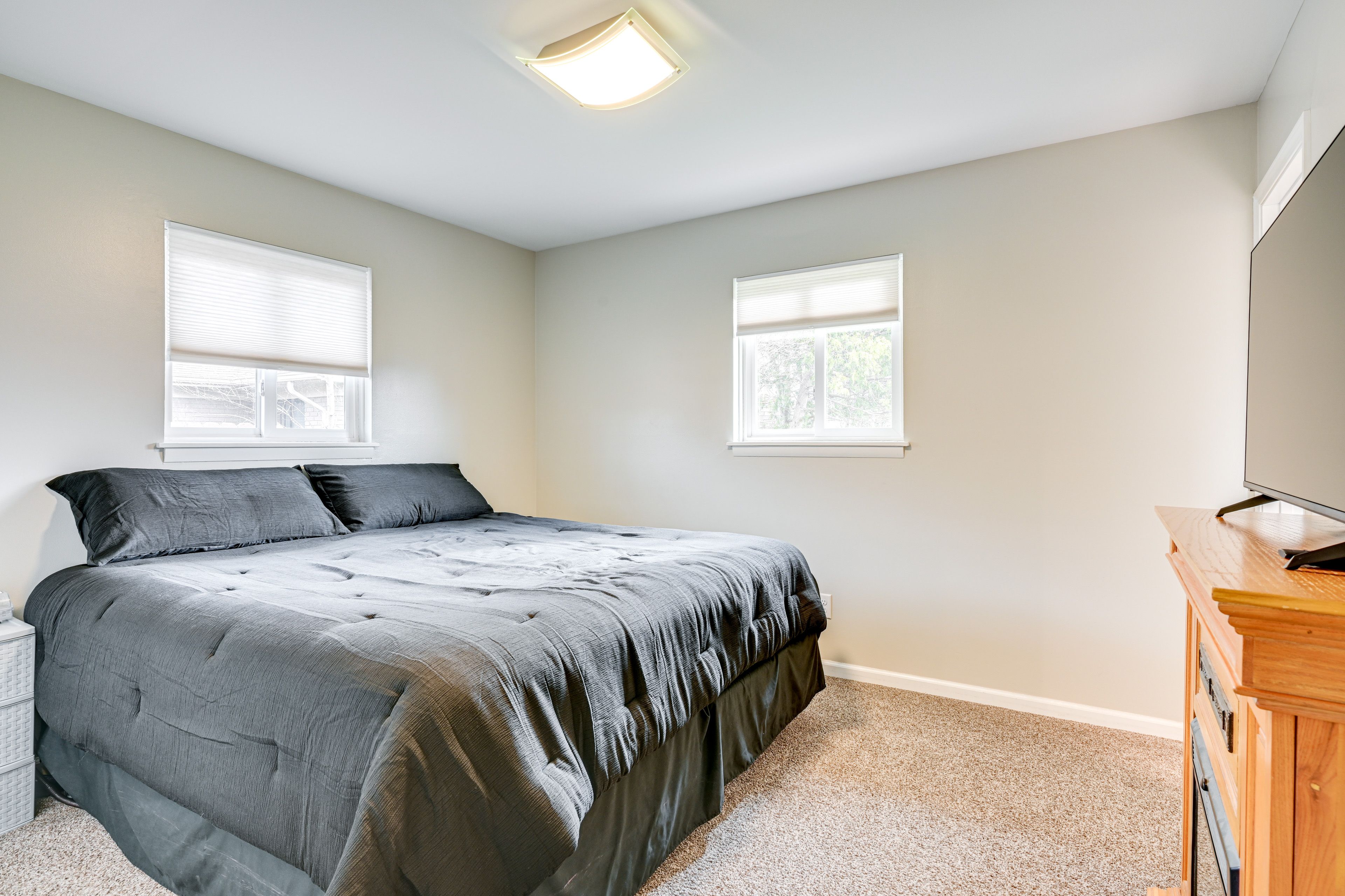 Bedroom 1 | King Bed | Fireplace | Smart TV | Main Floor