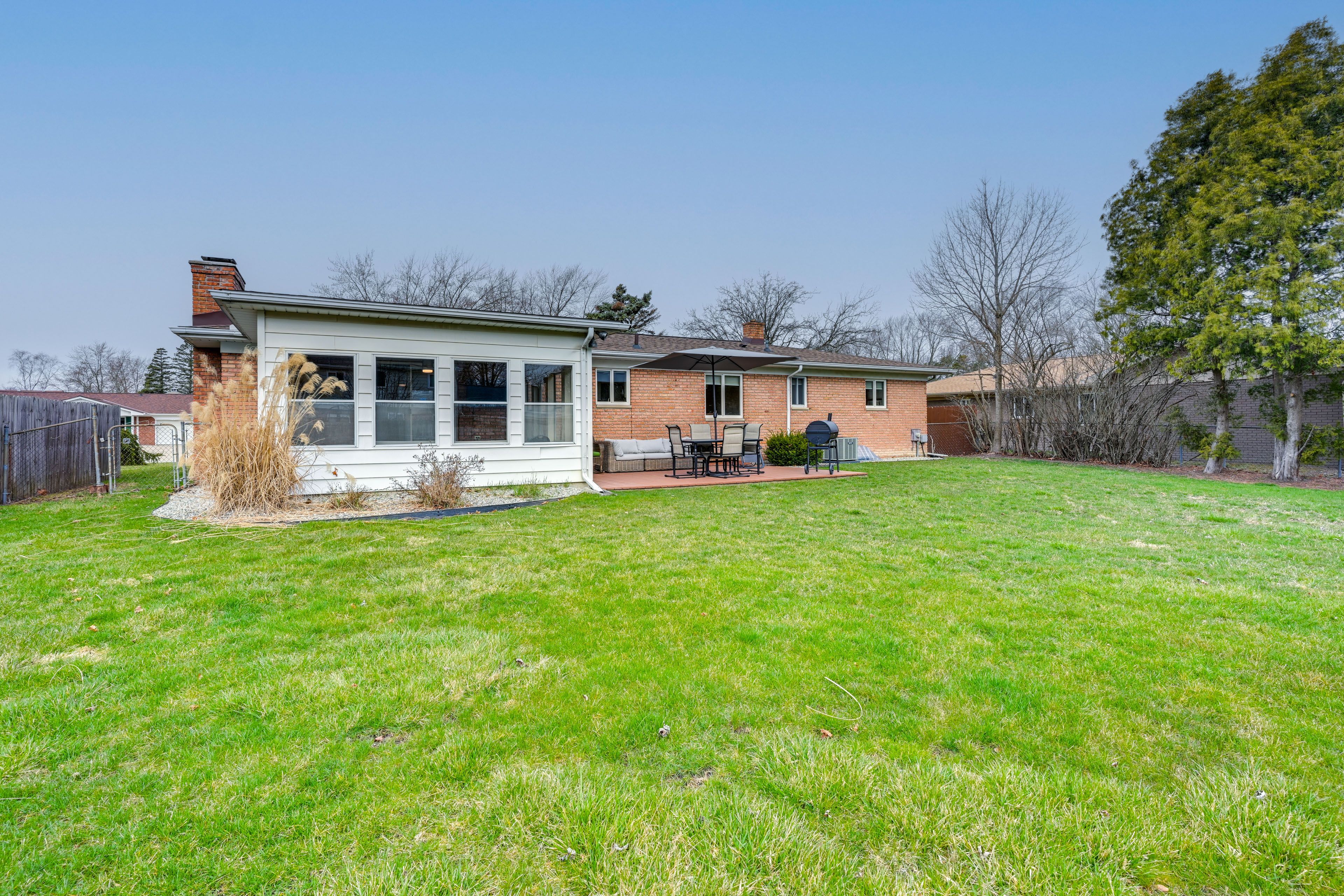 Saginaw Vacation Rental | 3BR | 1.5BA | 3 Steps to Enter | 2,500 Sq Ft
