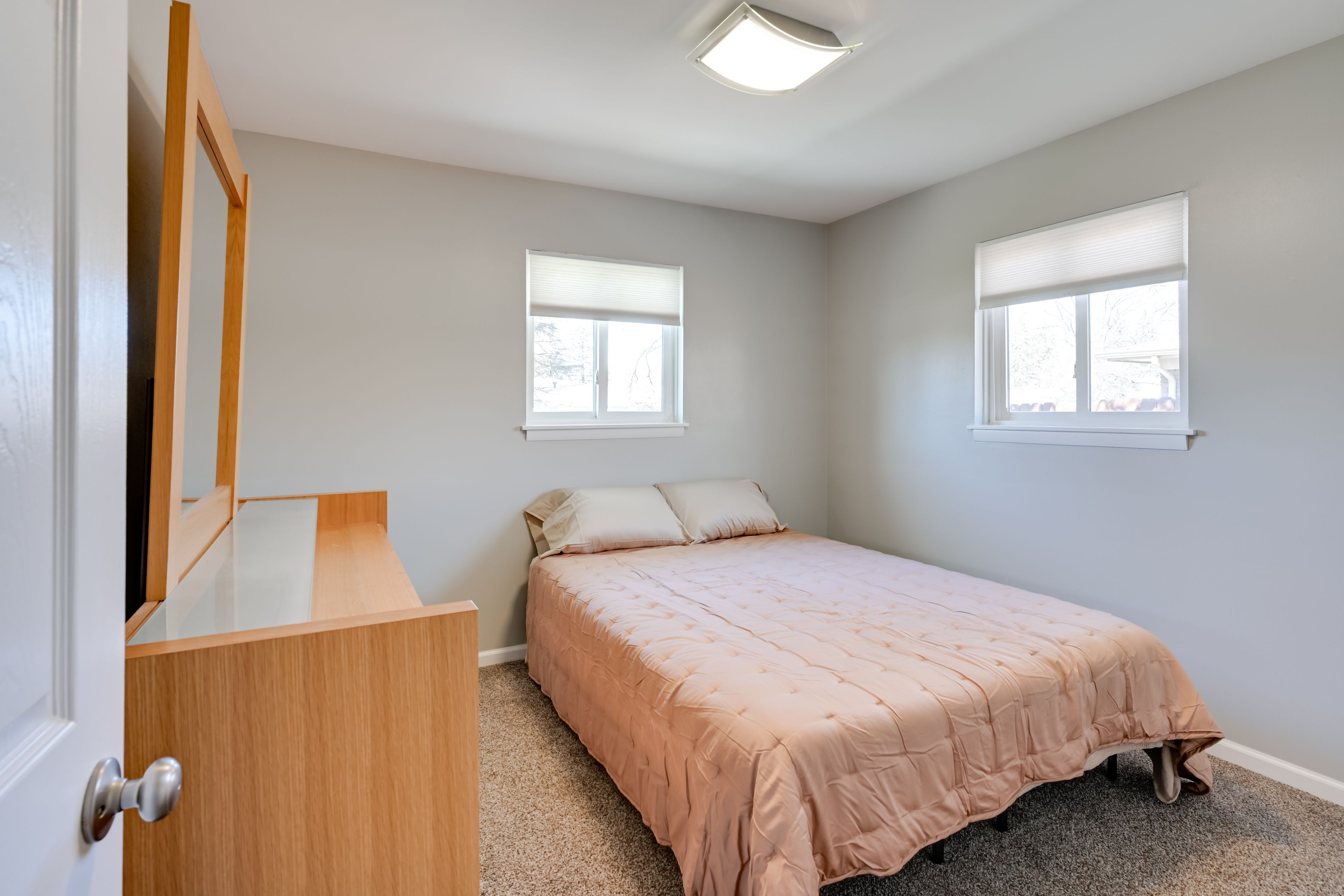 Bedroom 2 | Queen Bed | Main Floor