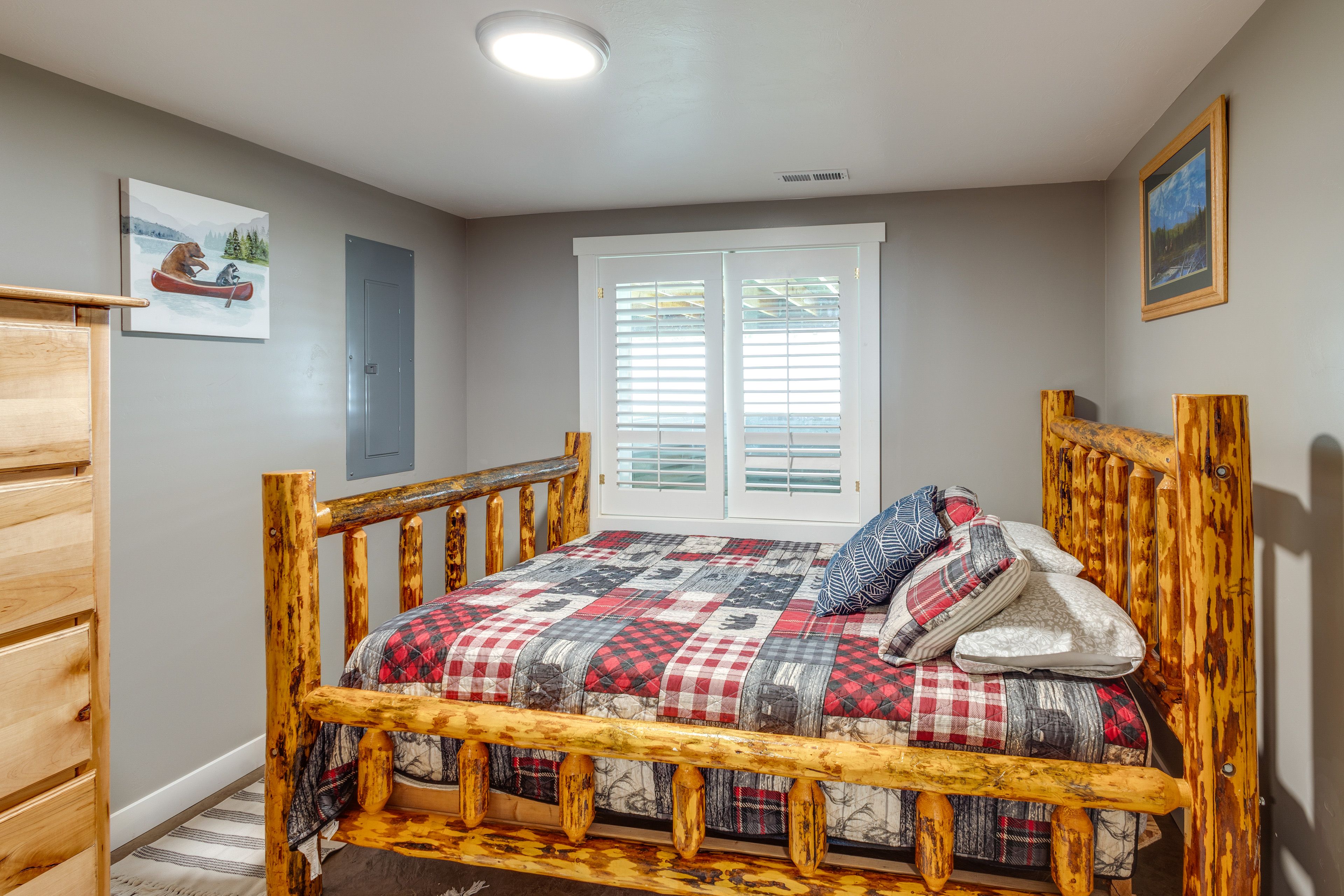 Bedroom 7 | Lower Level | Queen Bed | Linens Provided