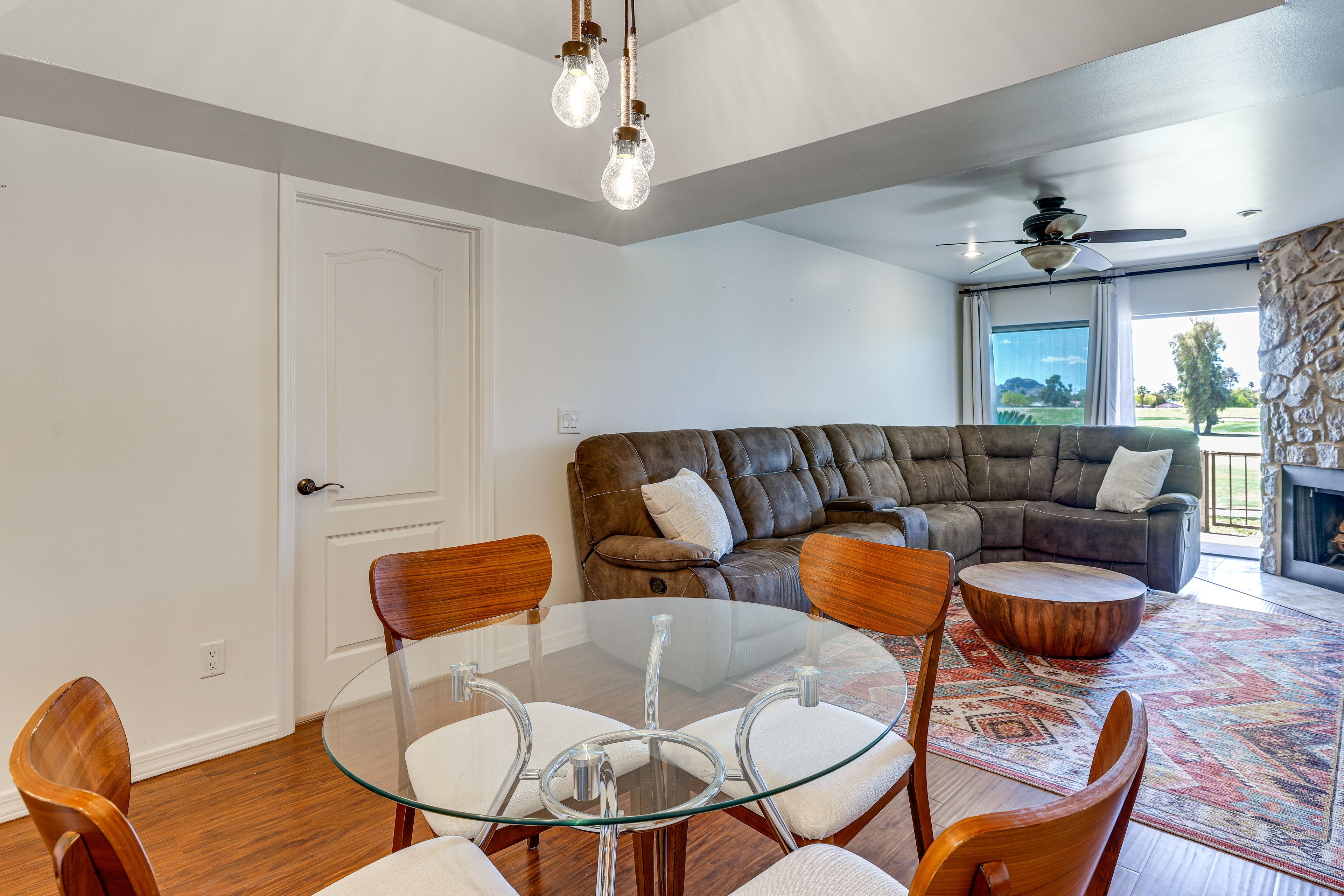 Dining Area | Dishware/Flatware Provided