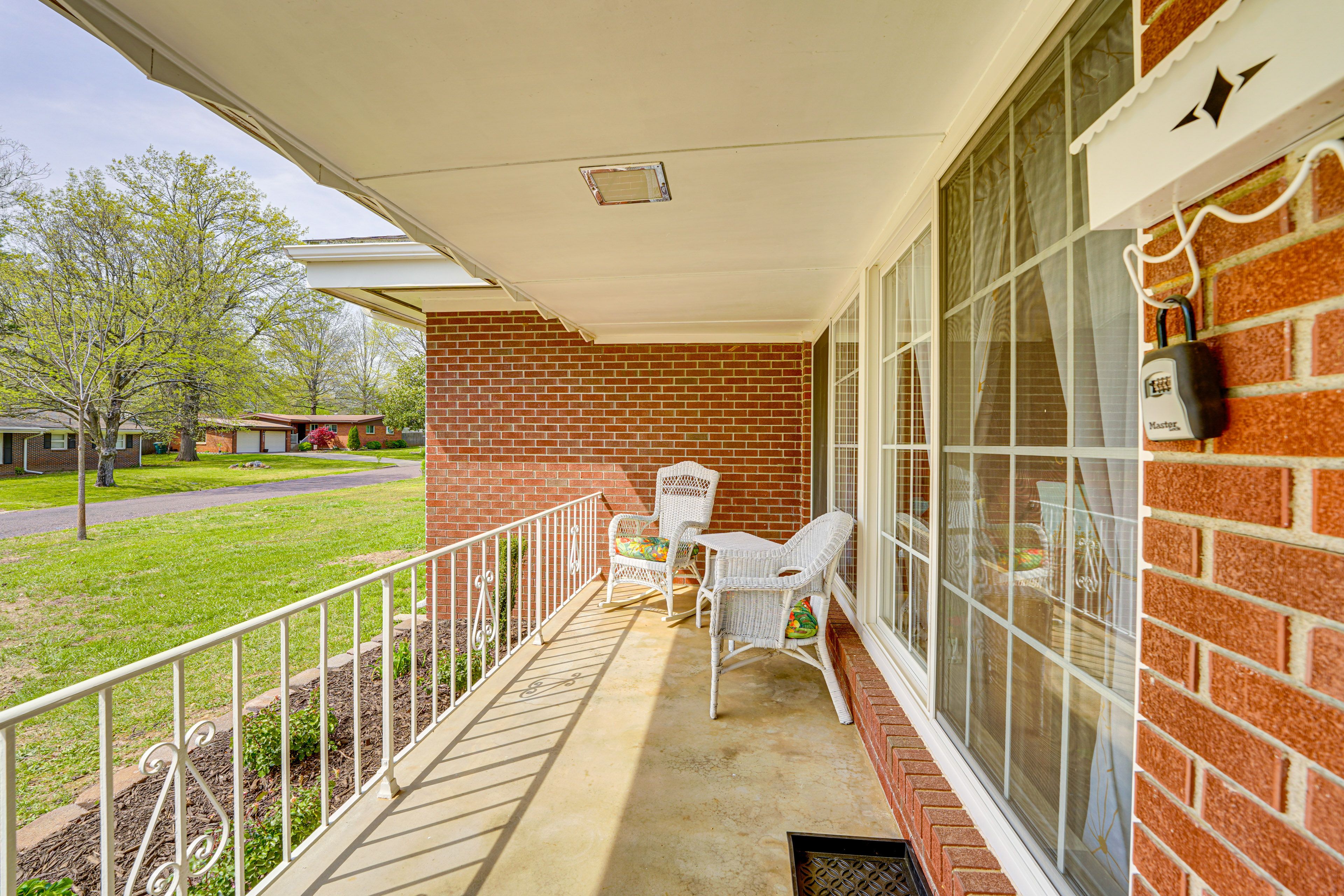 House Exterior | Furnished Porch