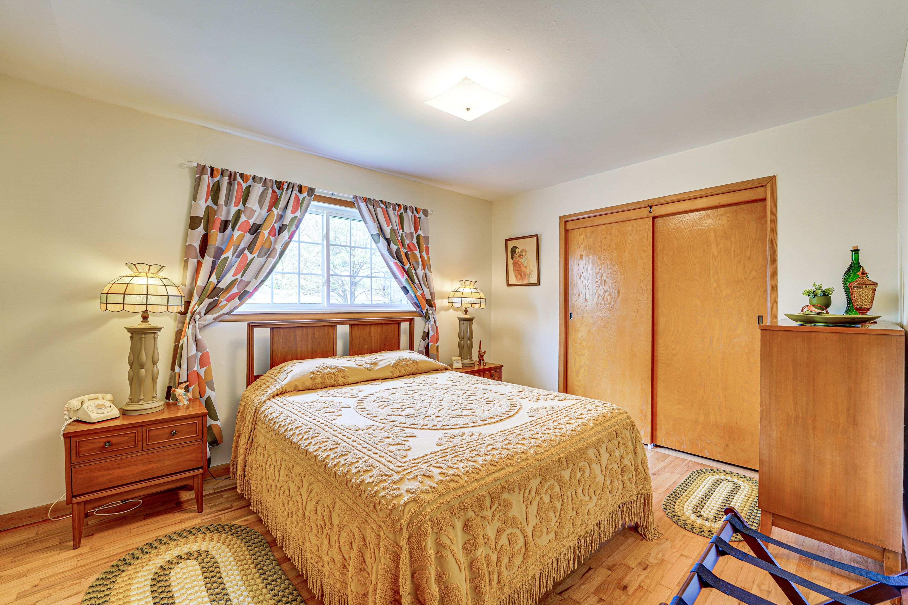 Bedroom 1 | Queen Bed