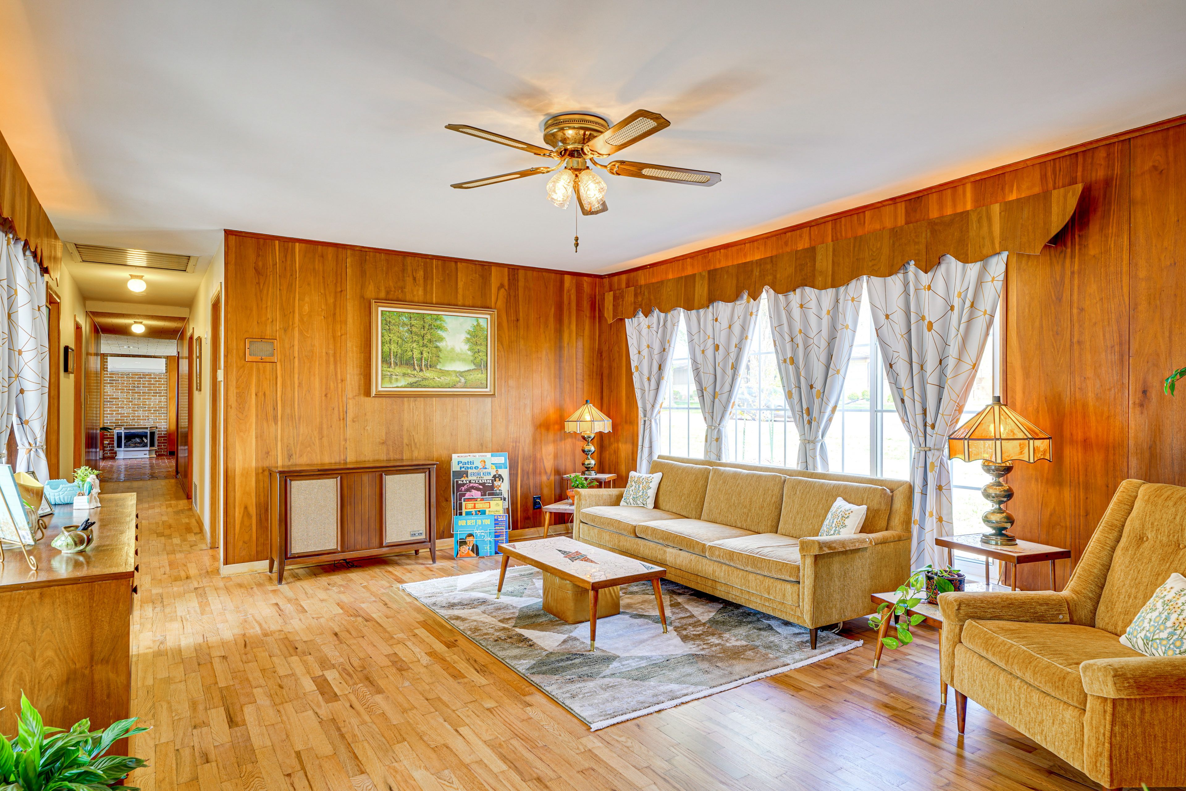 Monett Vacation Rental | 3BR | 2BA | 2 Steps to Enter | 1,700 Sq Ft
