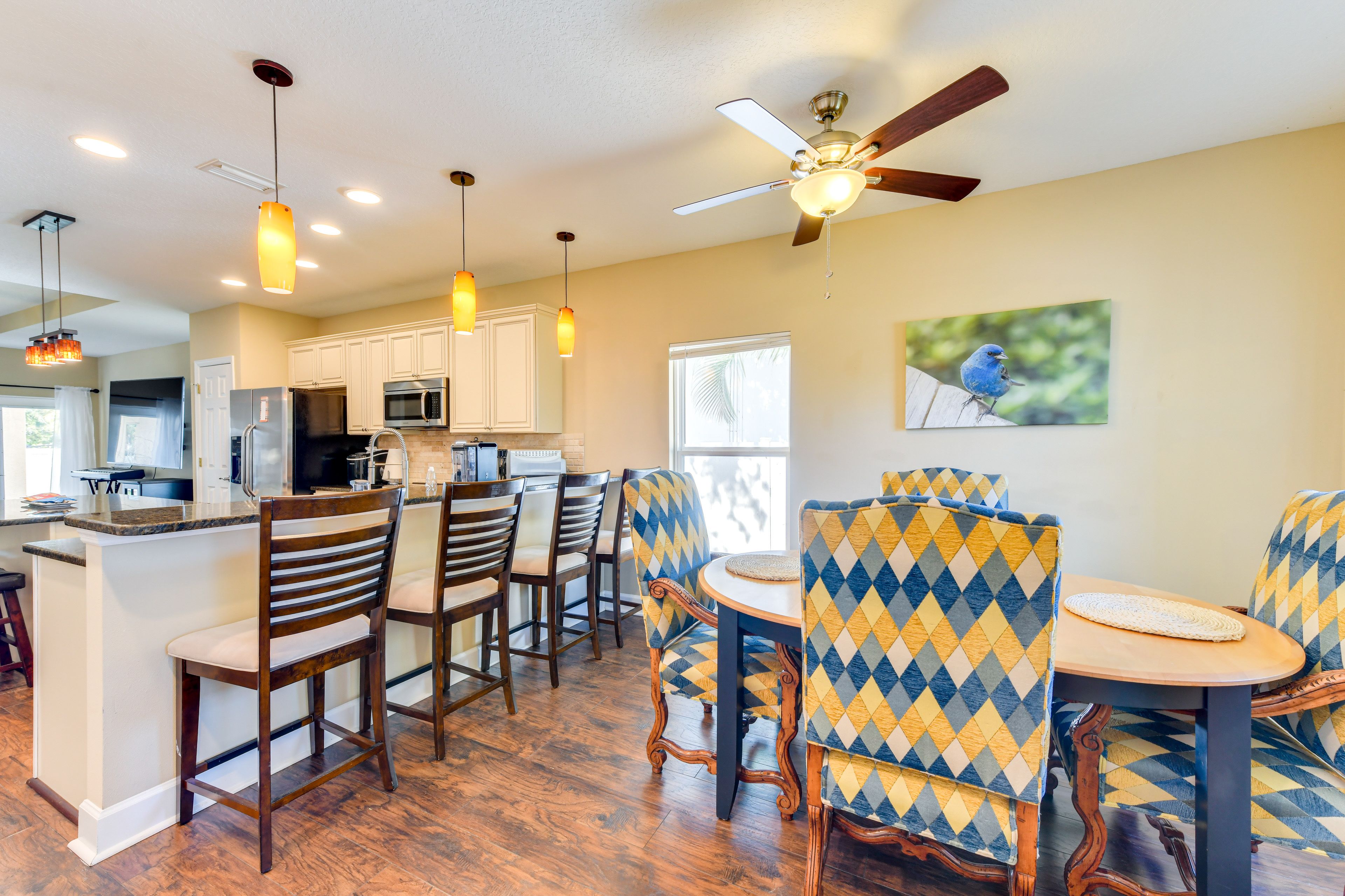 Dining Area | Dishware & Flatware | Central A/C & Heat