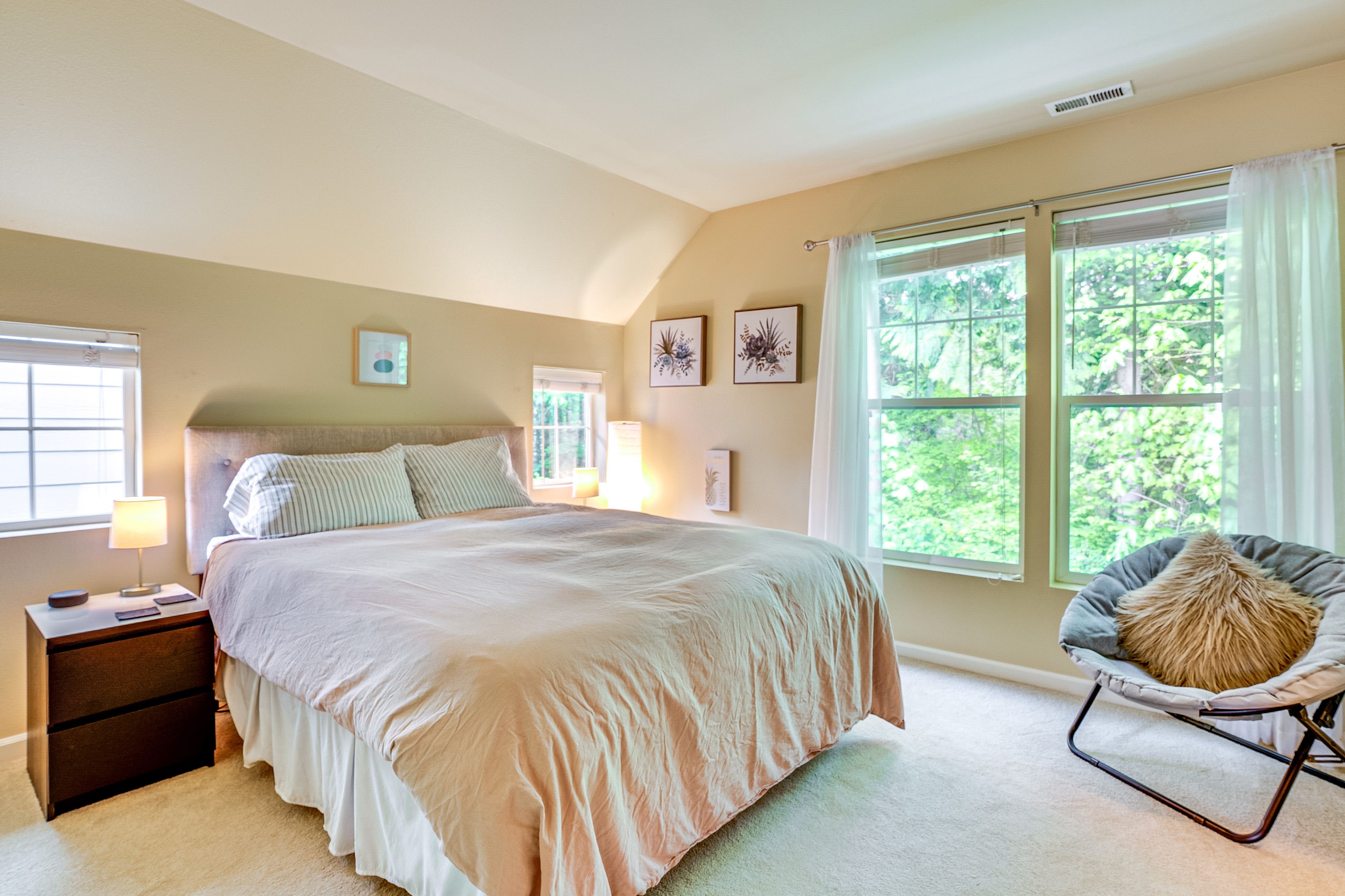 Bedroom 1 | Queen Bed | Linens Provided | 2nd Floor