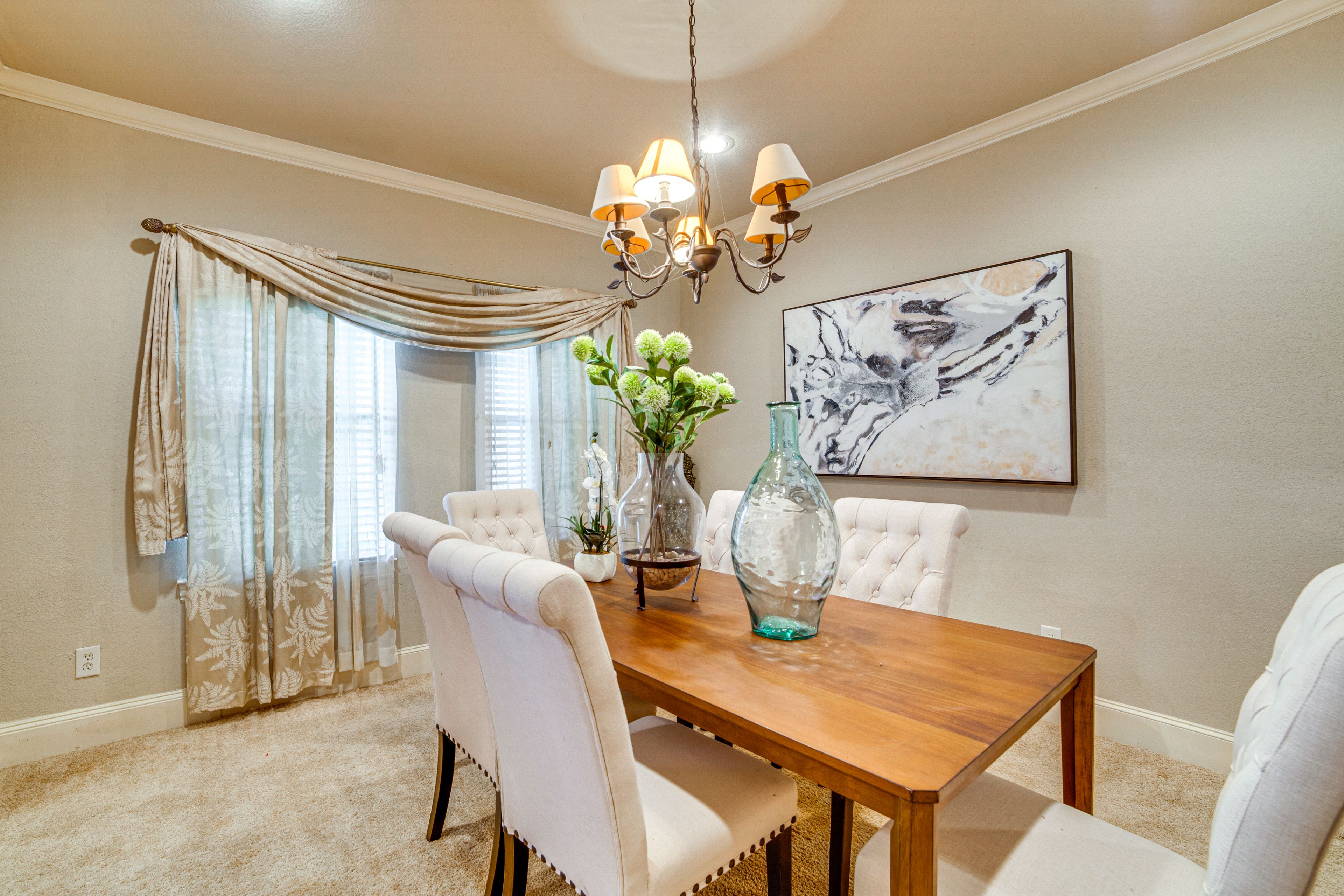 Formal Dining Room | 1st Floor | Dishes & Flatware Provided