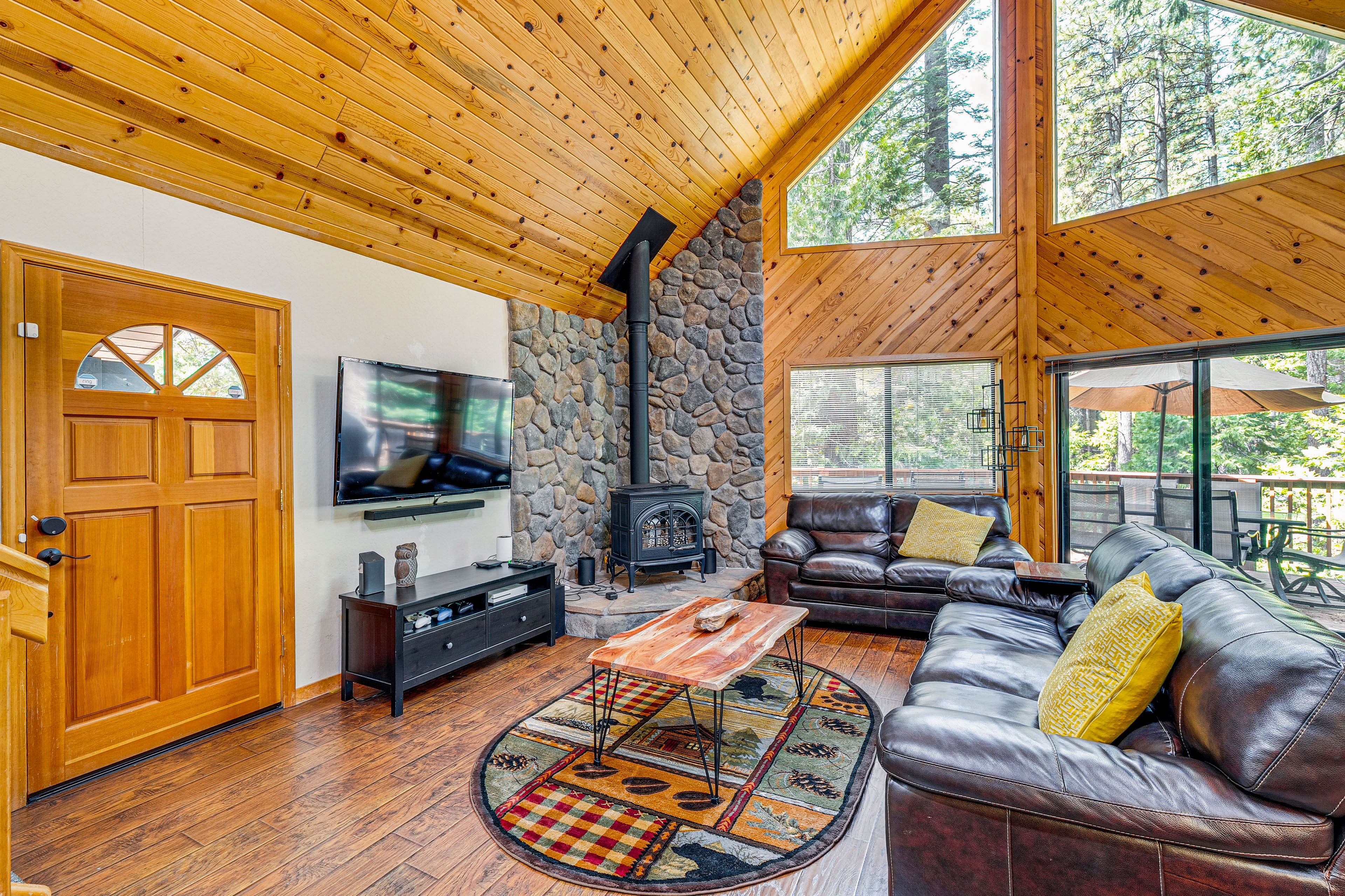 Living Room | Main Level | Central A/C & Heat | Free WiFi | Gas Stove | Smart TV